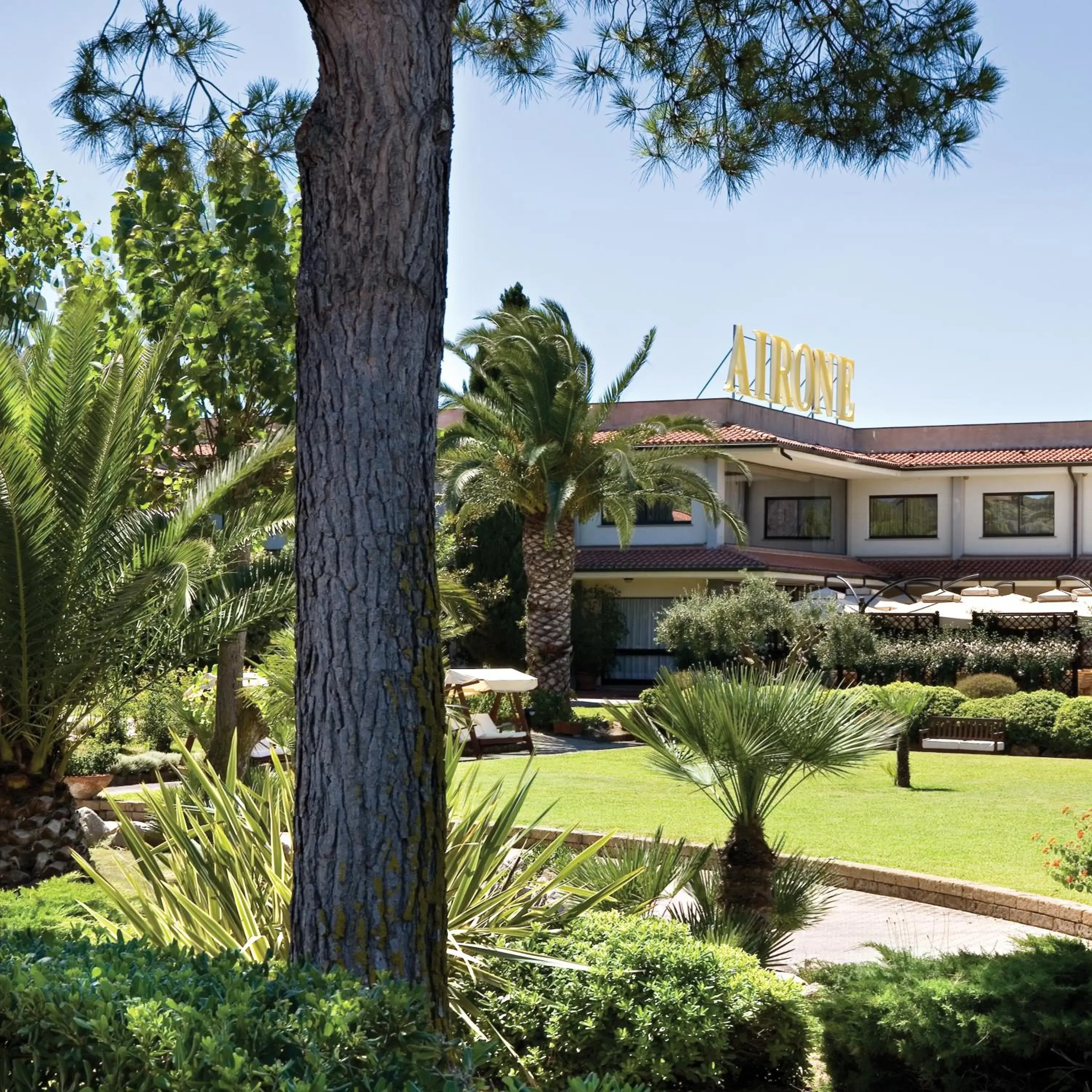 Facade/entrance, Property Building in Hotel Airone isola d'Elba