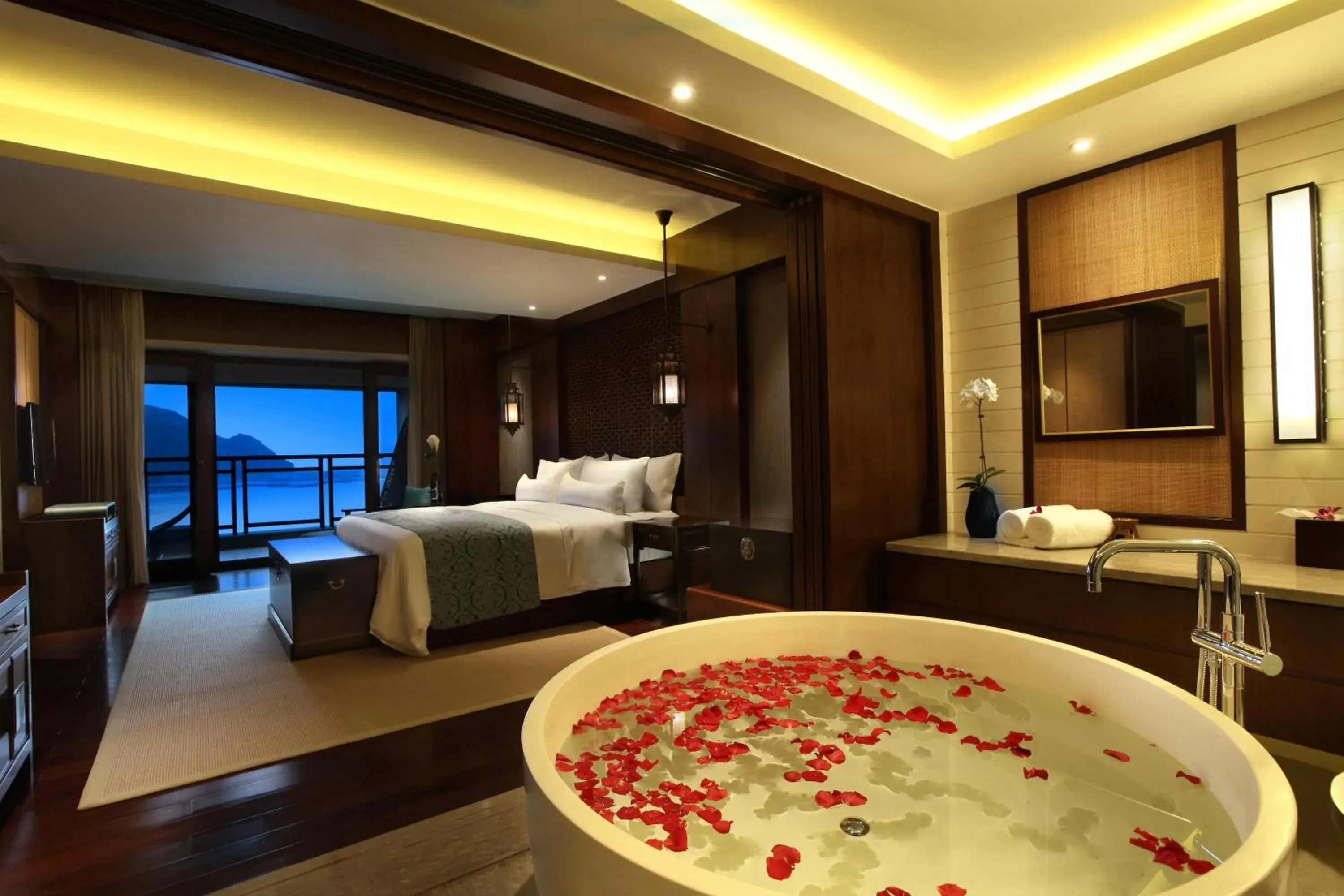 Photo of the whole room, Bathroom in LUHUITOU Sanya Resort