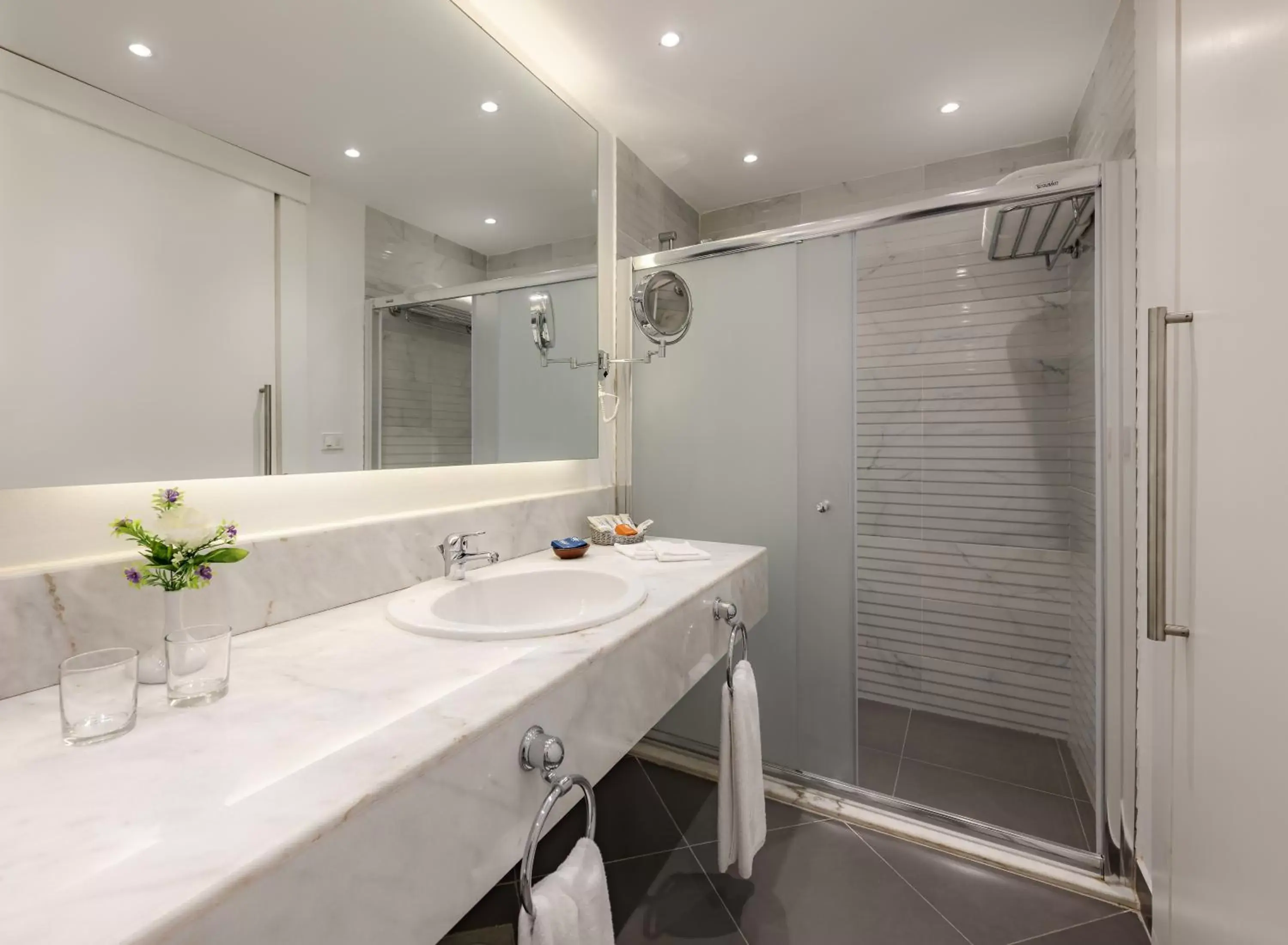 Shower, Bathroom in Desert Rose Resort