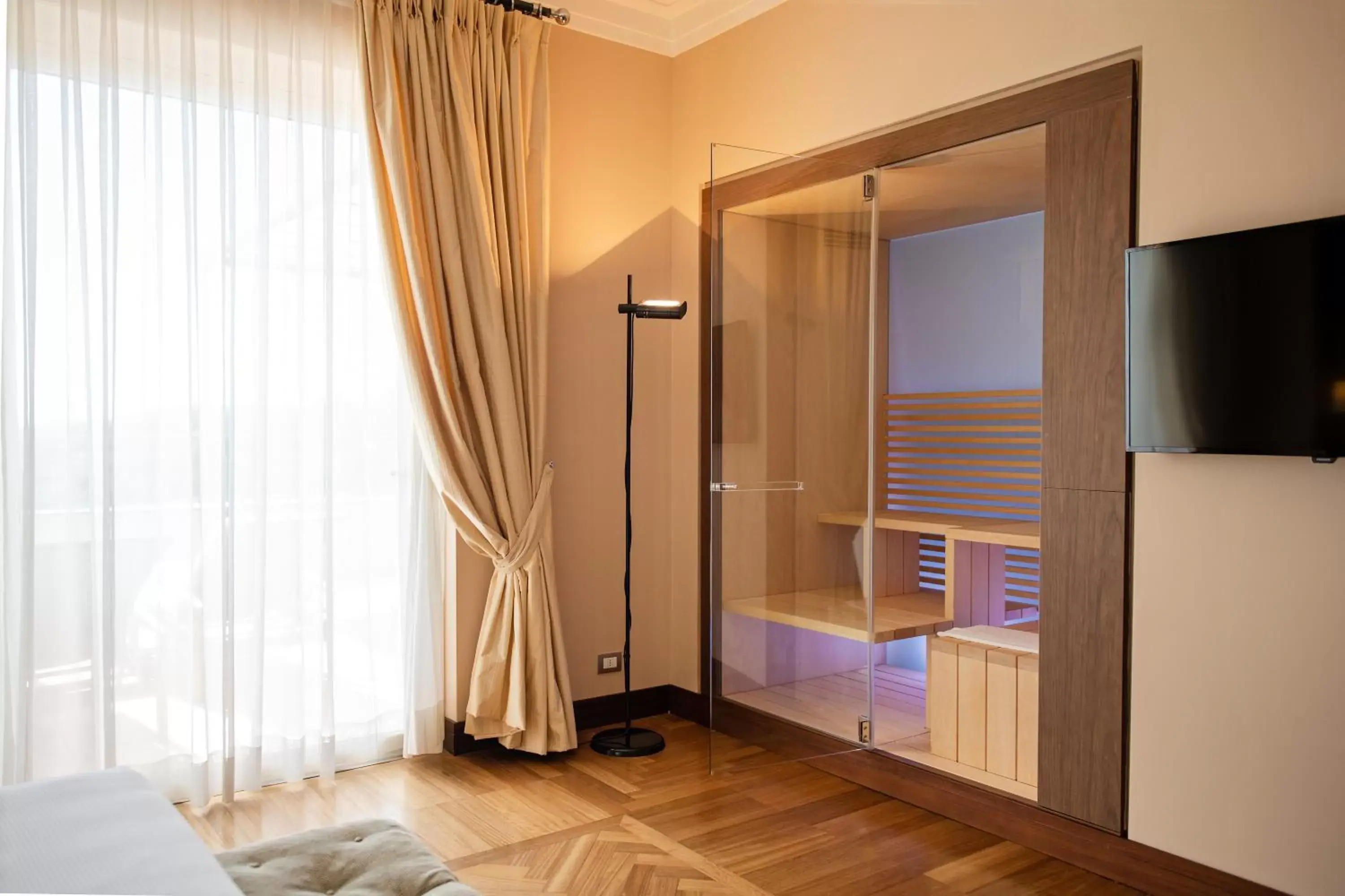 Sauna, TV/Entertainment Center in Villa Maria Hotel & SPA