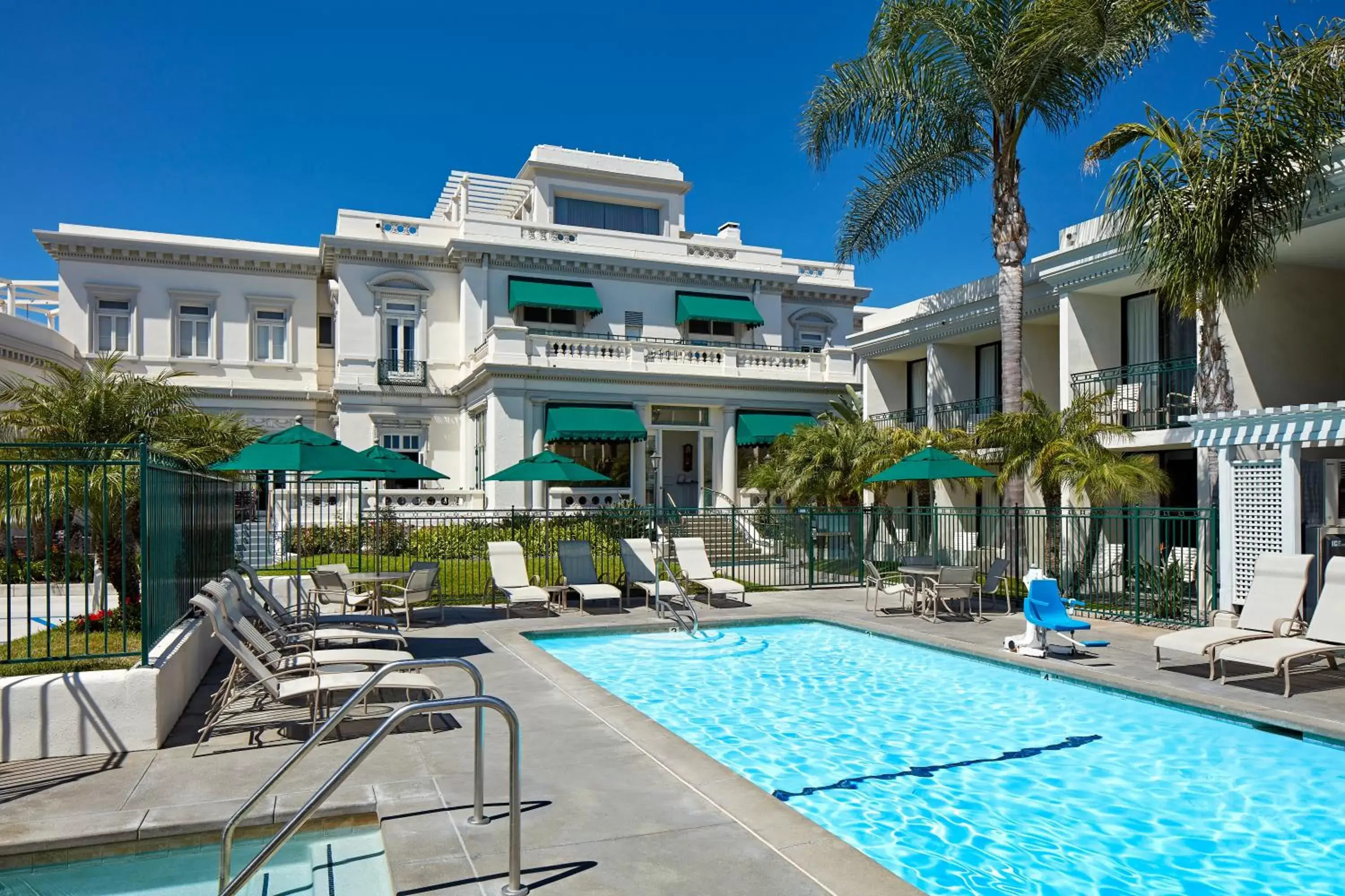 Swimming pool, Property Building in Glorietta Bay Inn