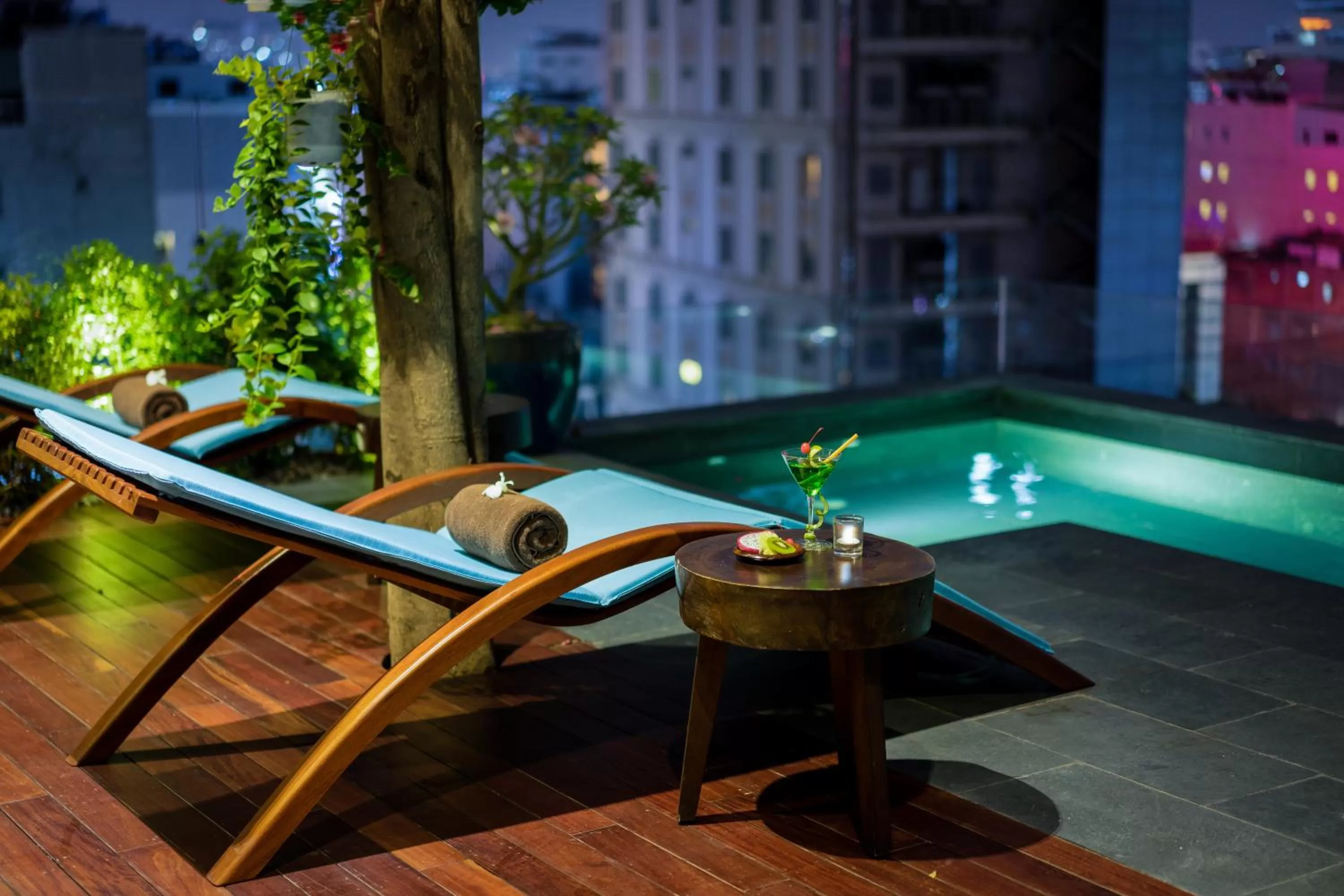 Swimming pool in Silverland Yen Hotel