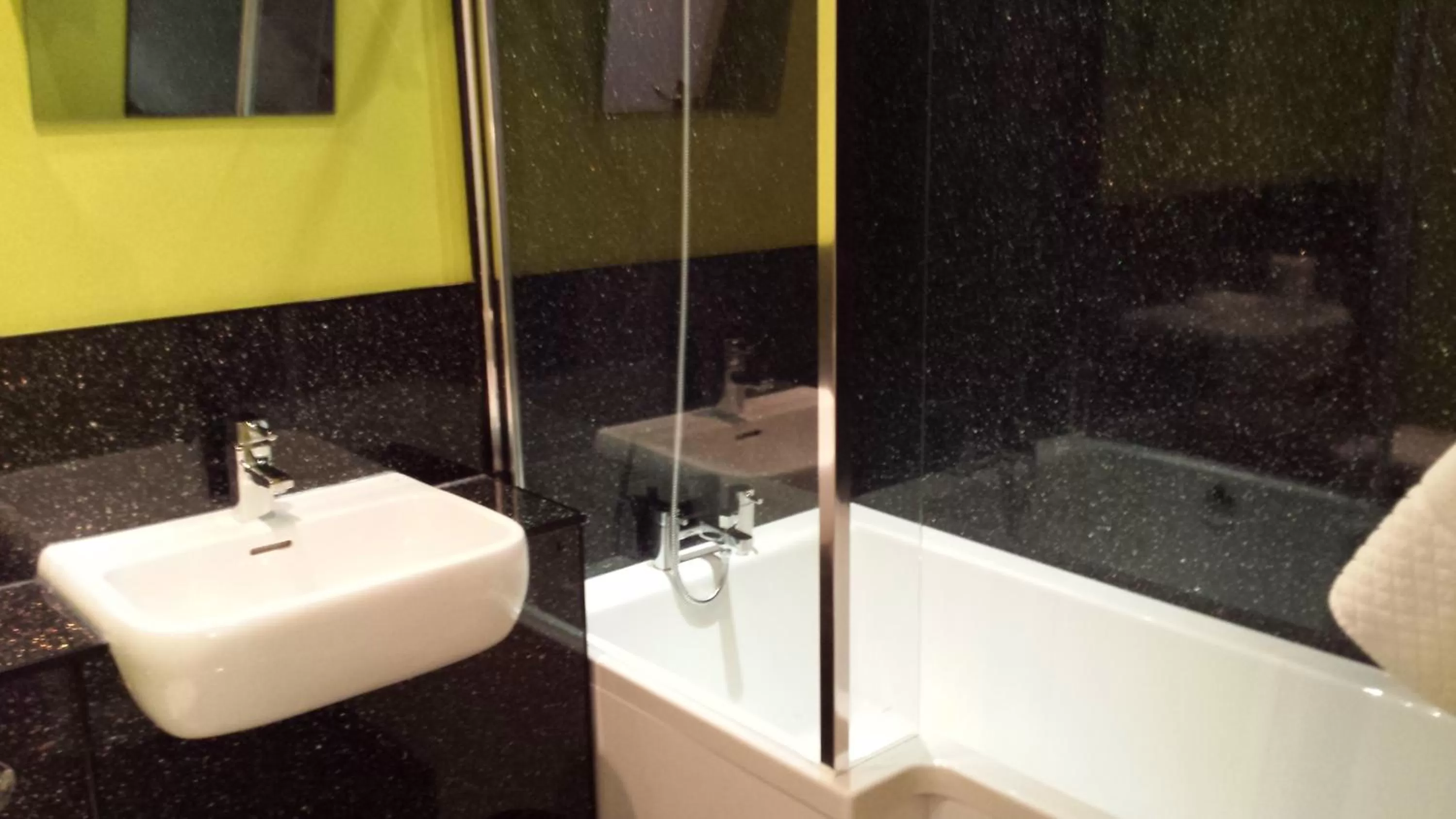 Bathroom in Rosemount Palace