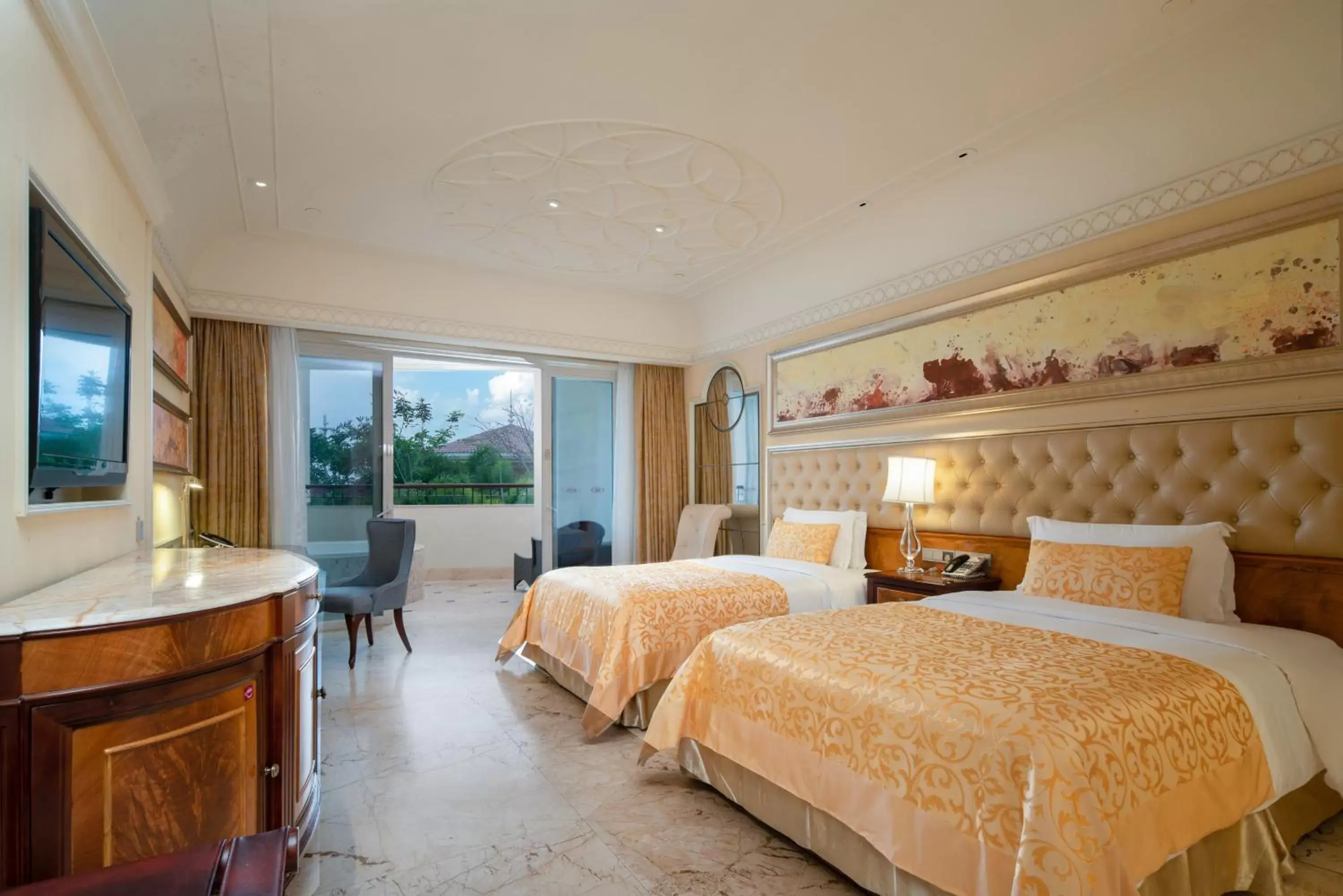 Photo of the whole room in Crowne Plaza Resort Sanya Bay, an IHG Hotel