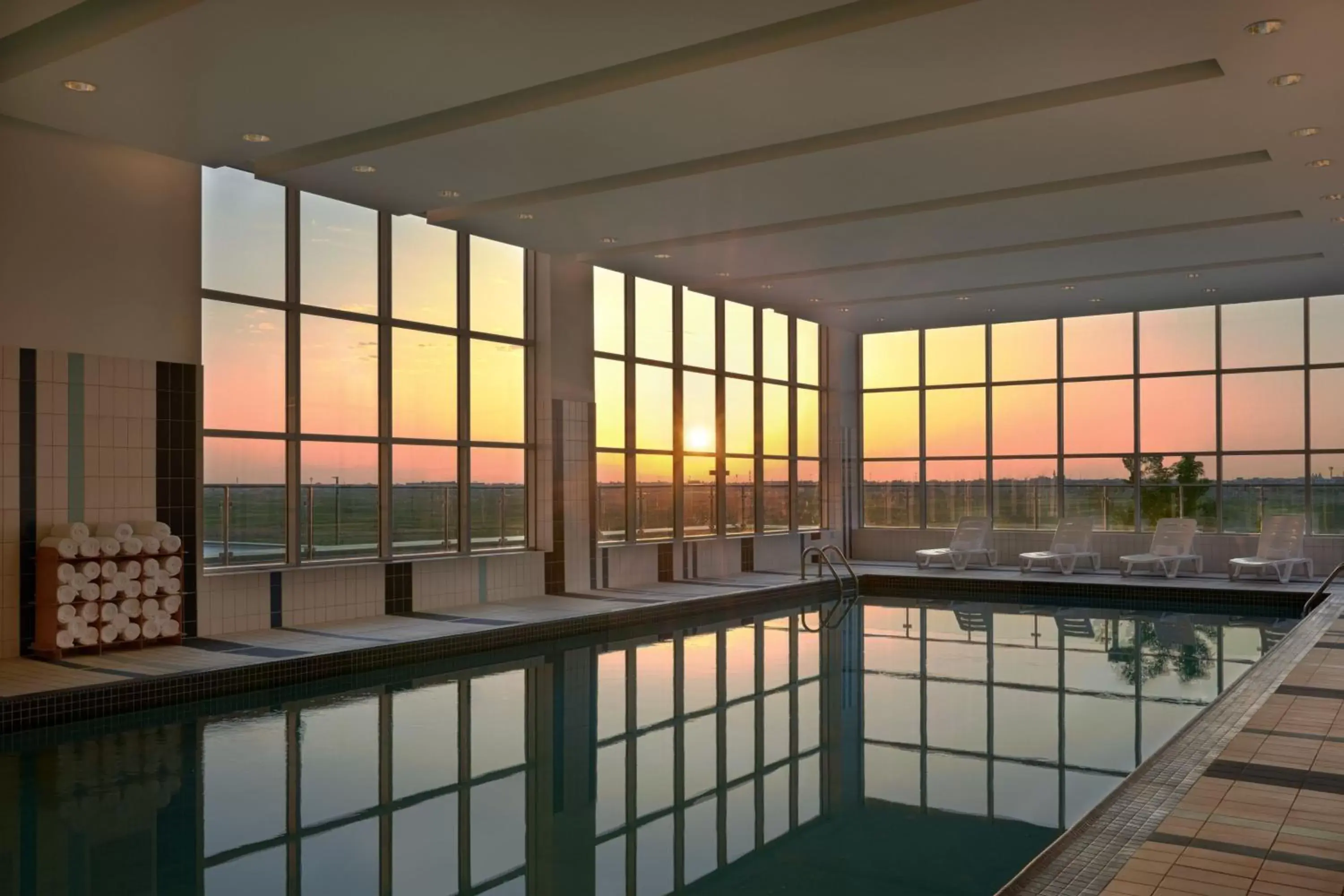 Swimming Pool in Residence Inn by Marriott Calgary Airport