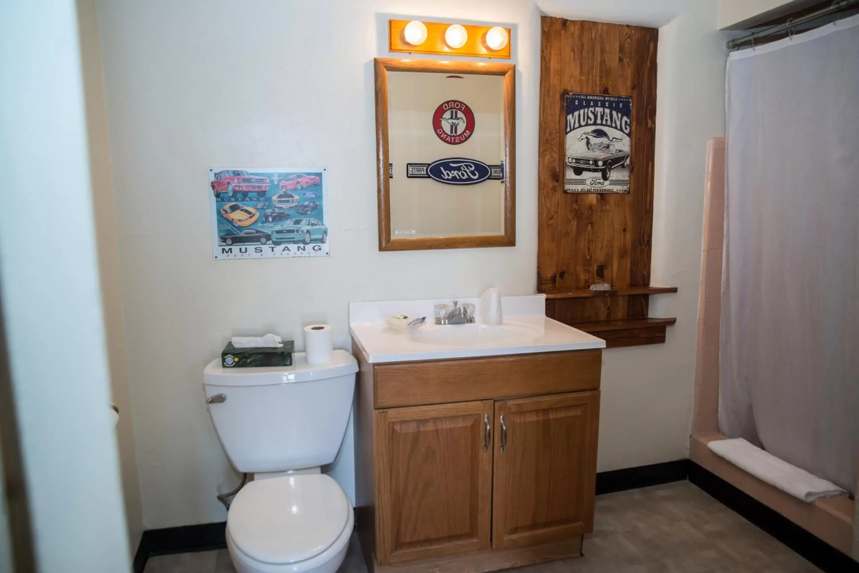 Bathroom in Historic Route 66 Motel