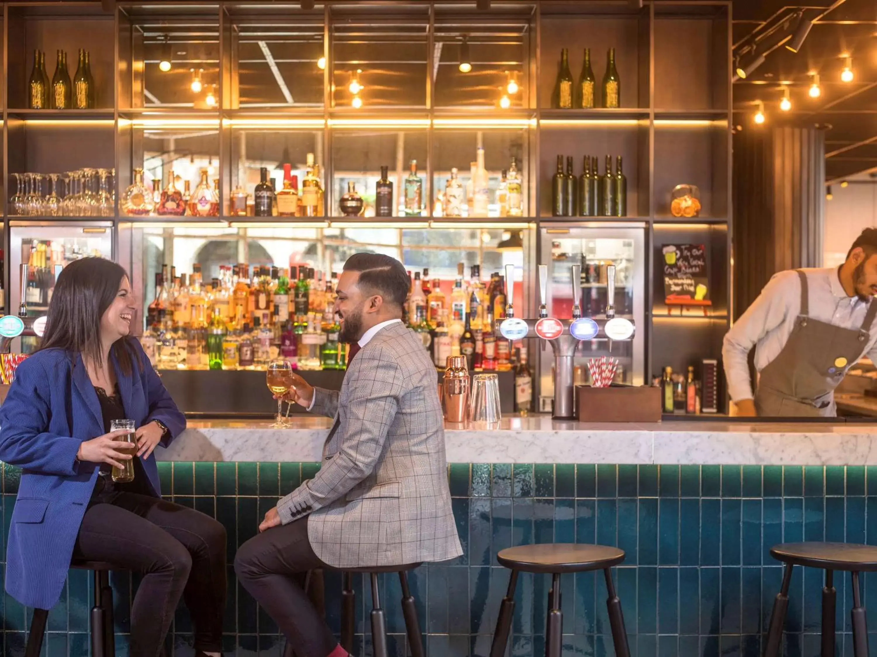 Restaurant/places to eat, Lounge/Bar in Novotel London Bridge