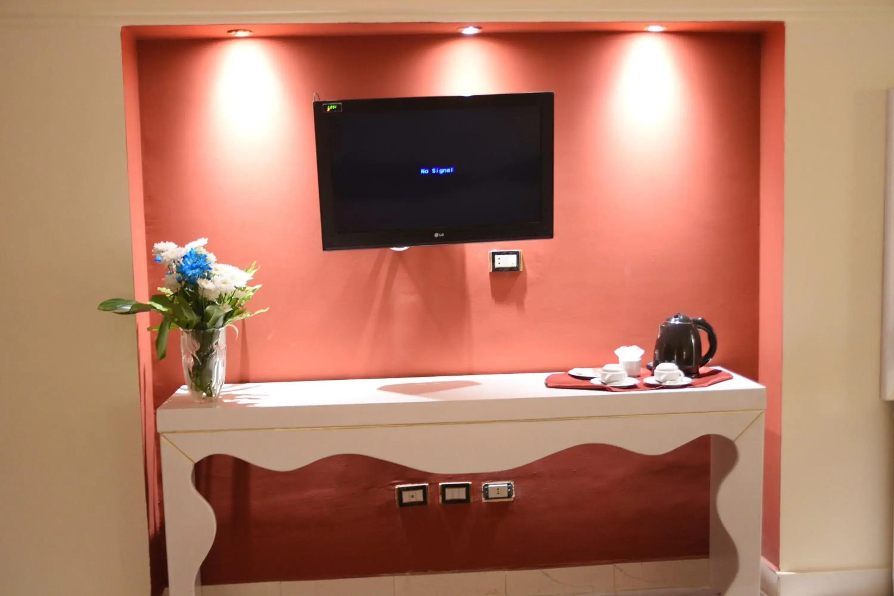 TV and multimedia, TV/Entertainment Center in Kanzy Hotel Cairo
