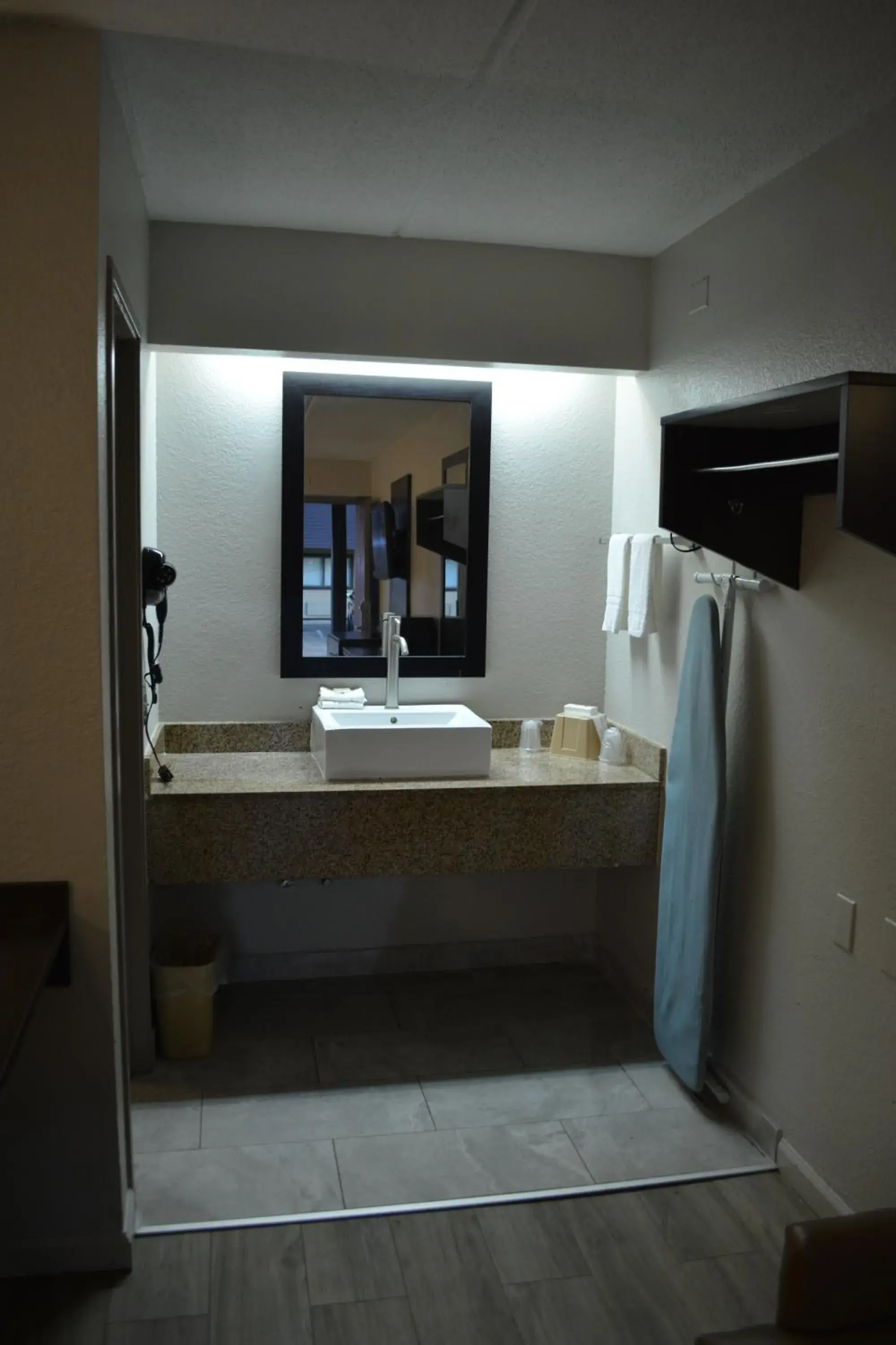 Bathroom in Red Roof Inn Jackson North – Ridgeland