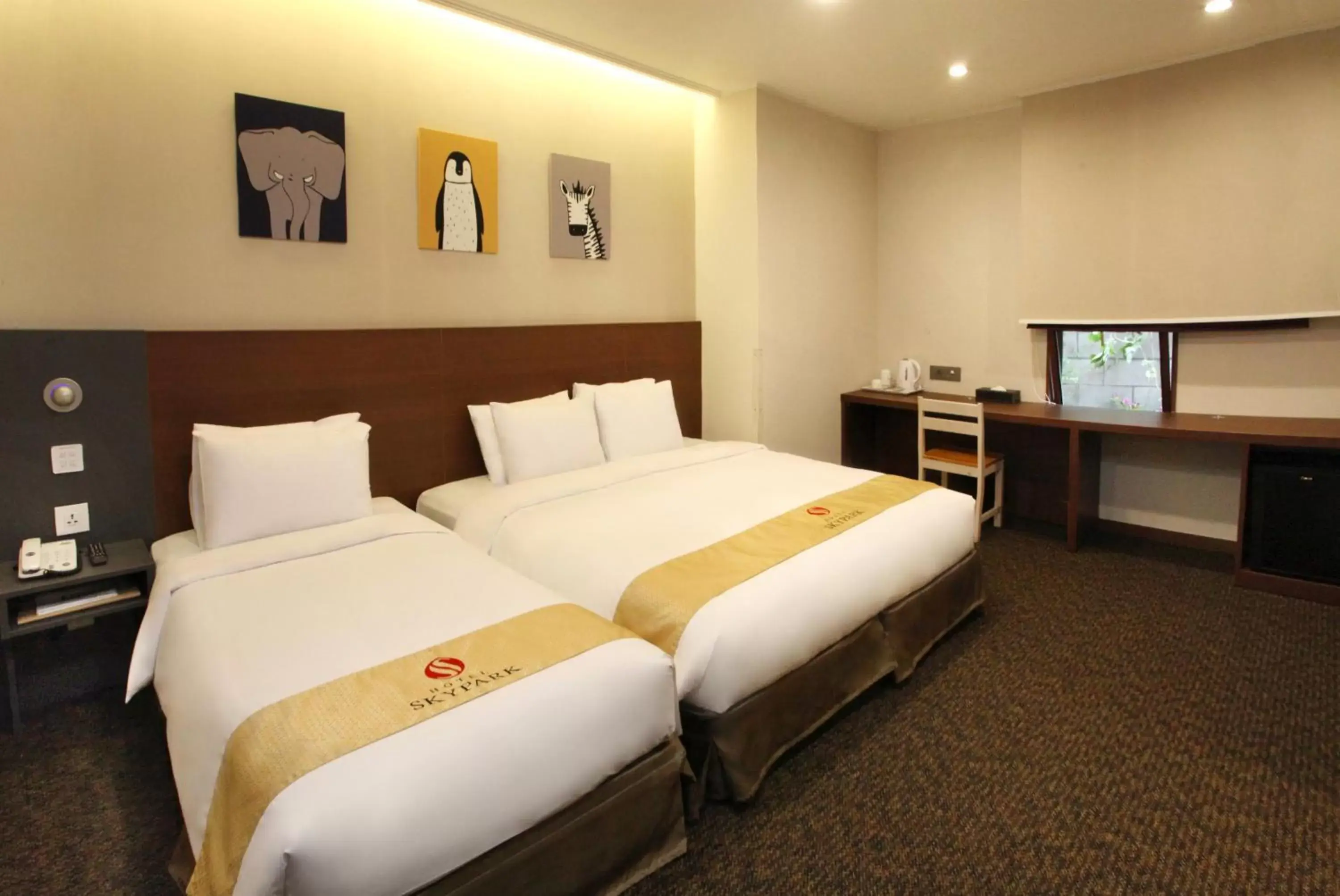 New Deluxe Twin (Newly Renovated) in Hotel Skypark Myeongdong 2