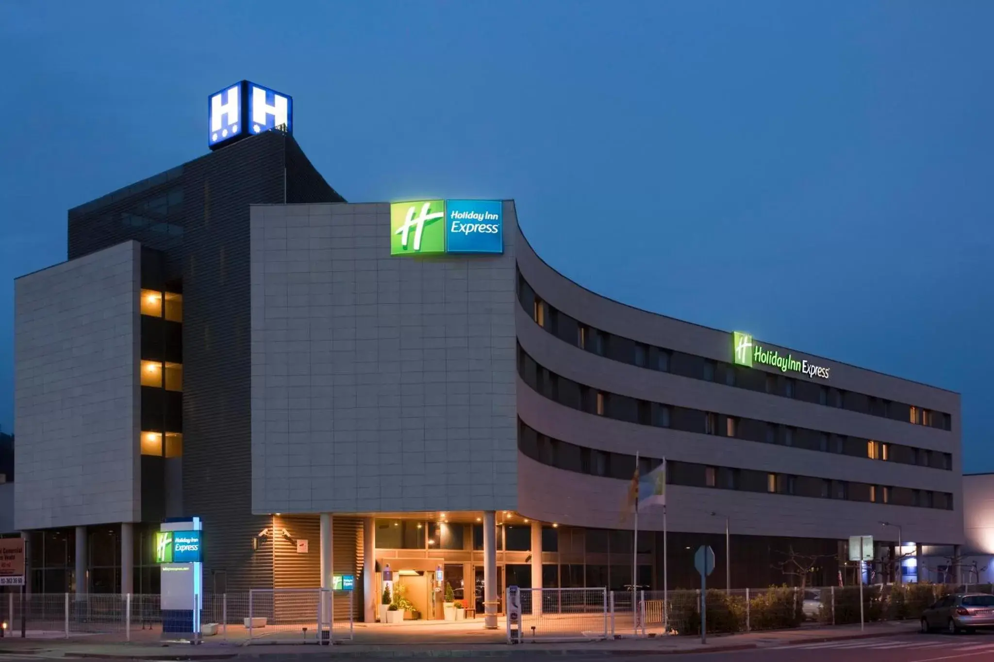 Property Building in Holiday Inn Express Molins de Rei
