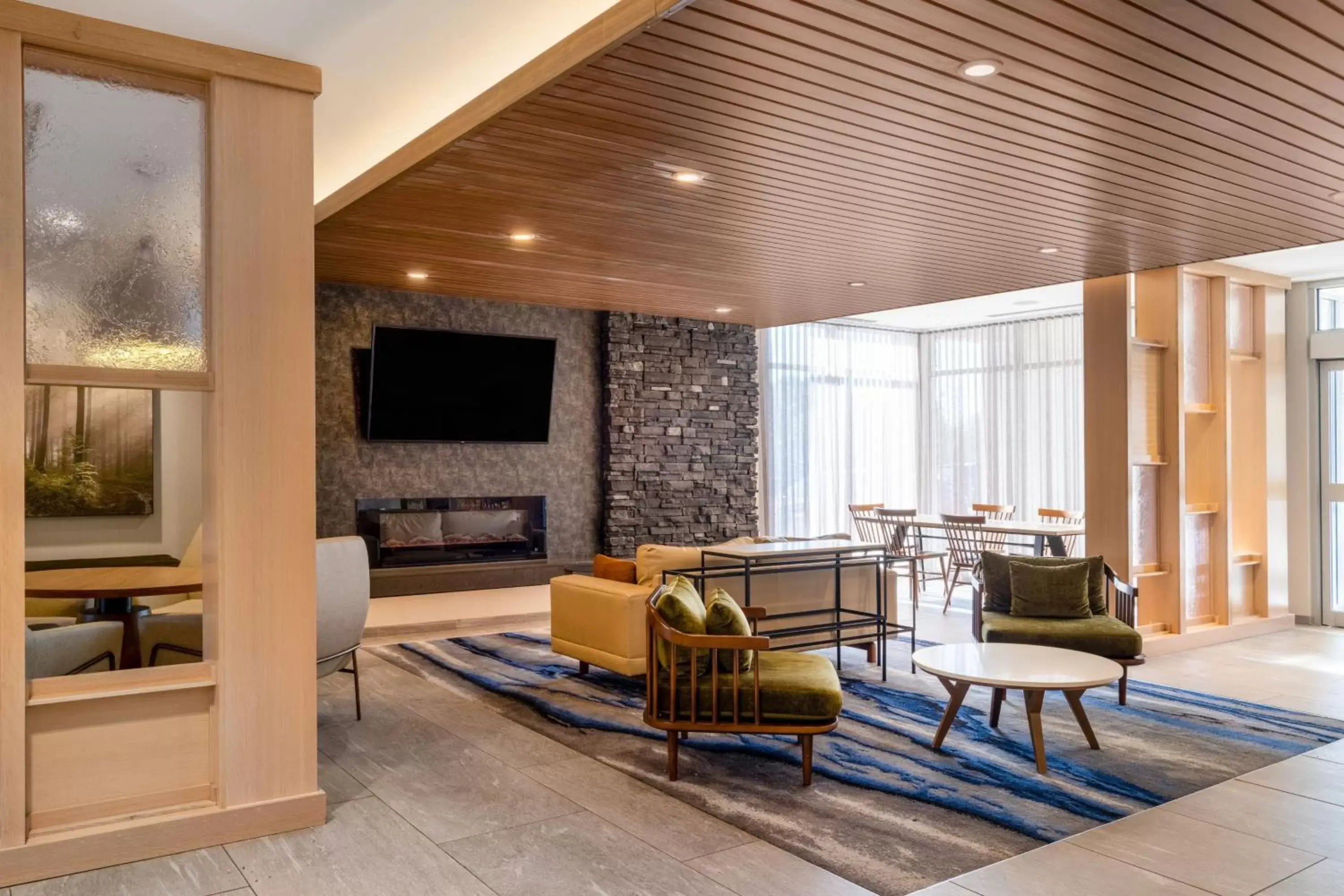 Lobby or reception, Seating Area in Fairfield Inn & Suites Minneapolis North