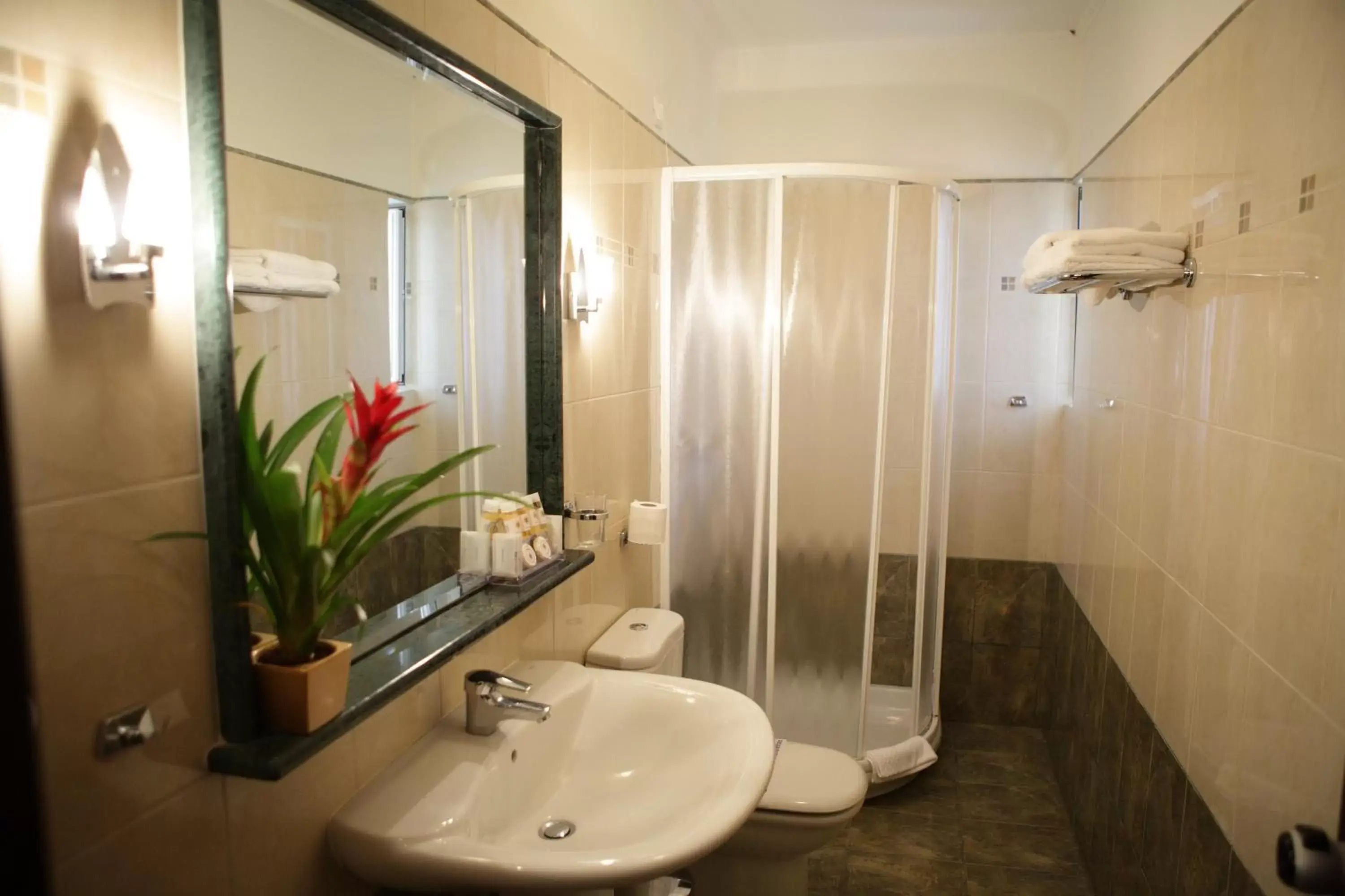 Bathroom in Flisvos Hotel Nafpaktos