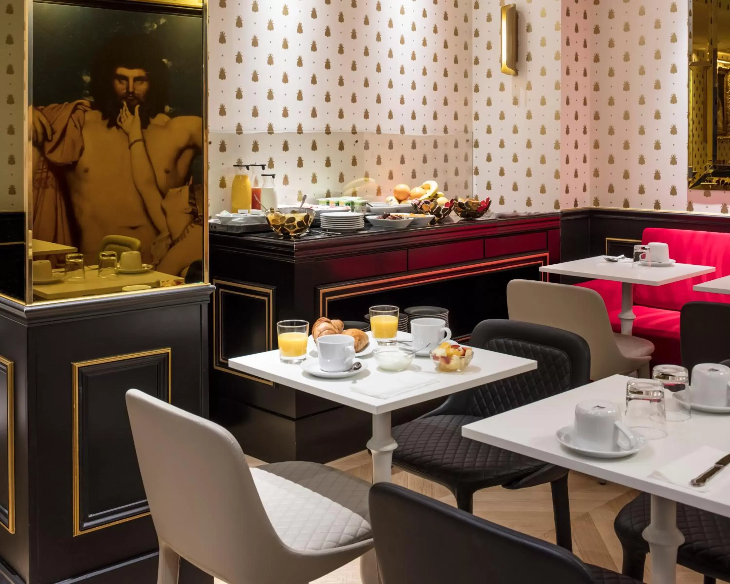 Buffet breakfast, Restaurant/Places to Eat in Eiffel Petit Louvre