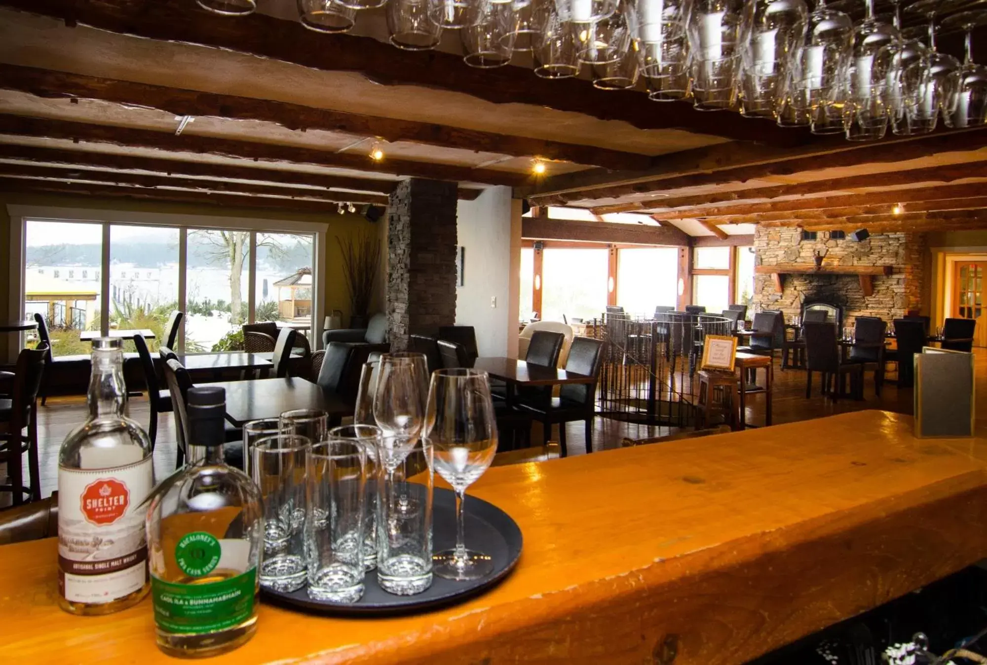 Restaurant/Places to Eat in Galiano Oceanfront Inn & Spa