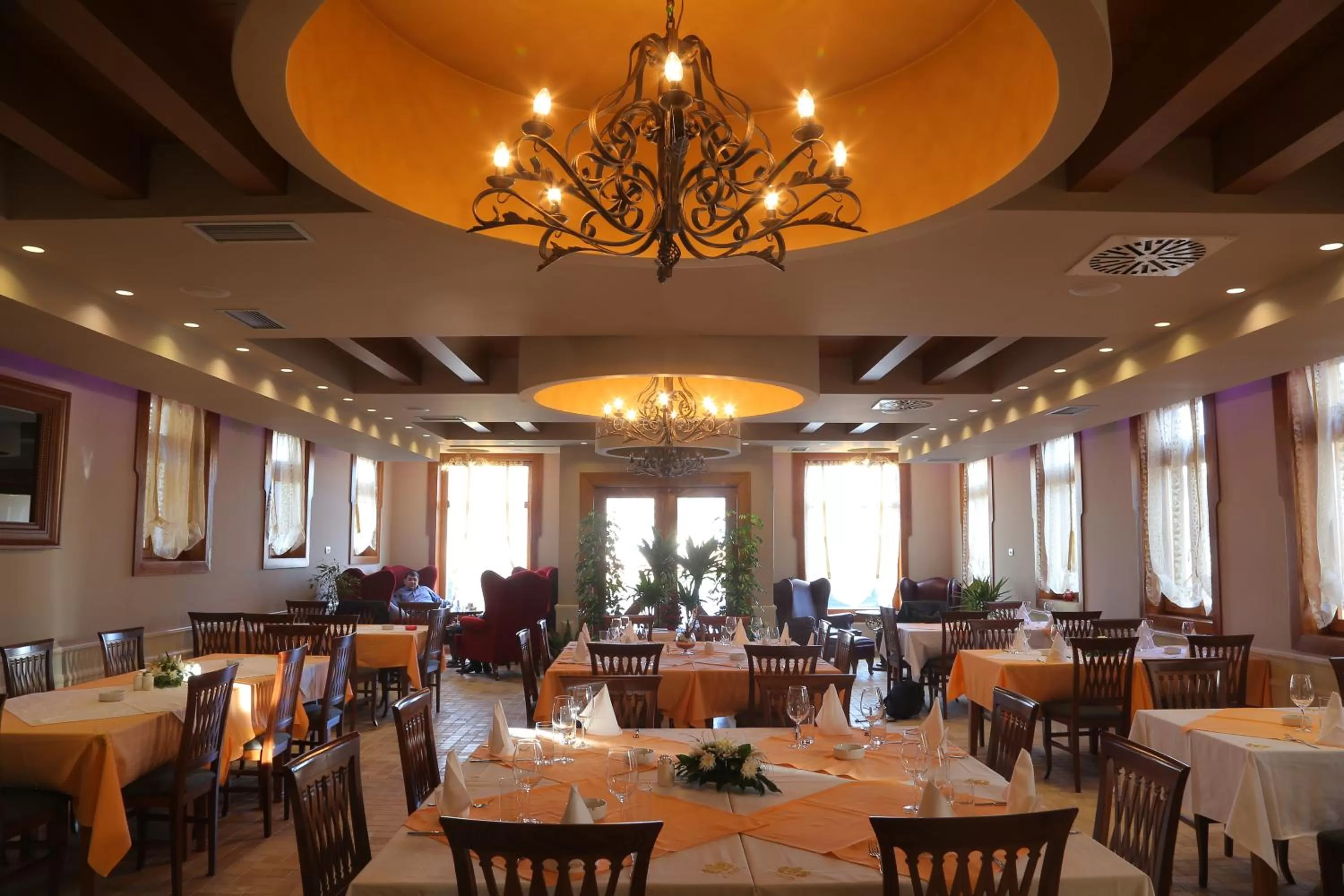 Restaurant/Places to Eat in Hotel Village