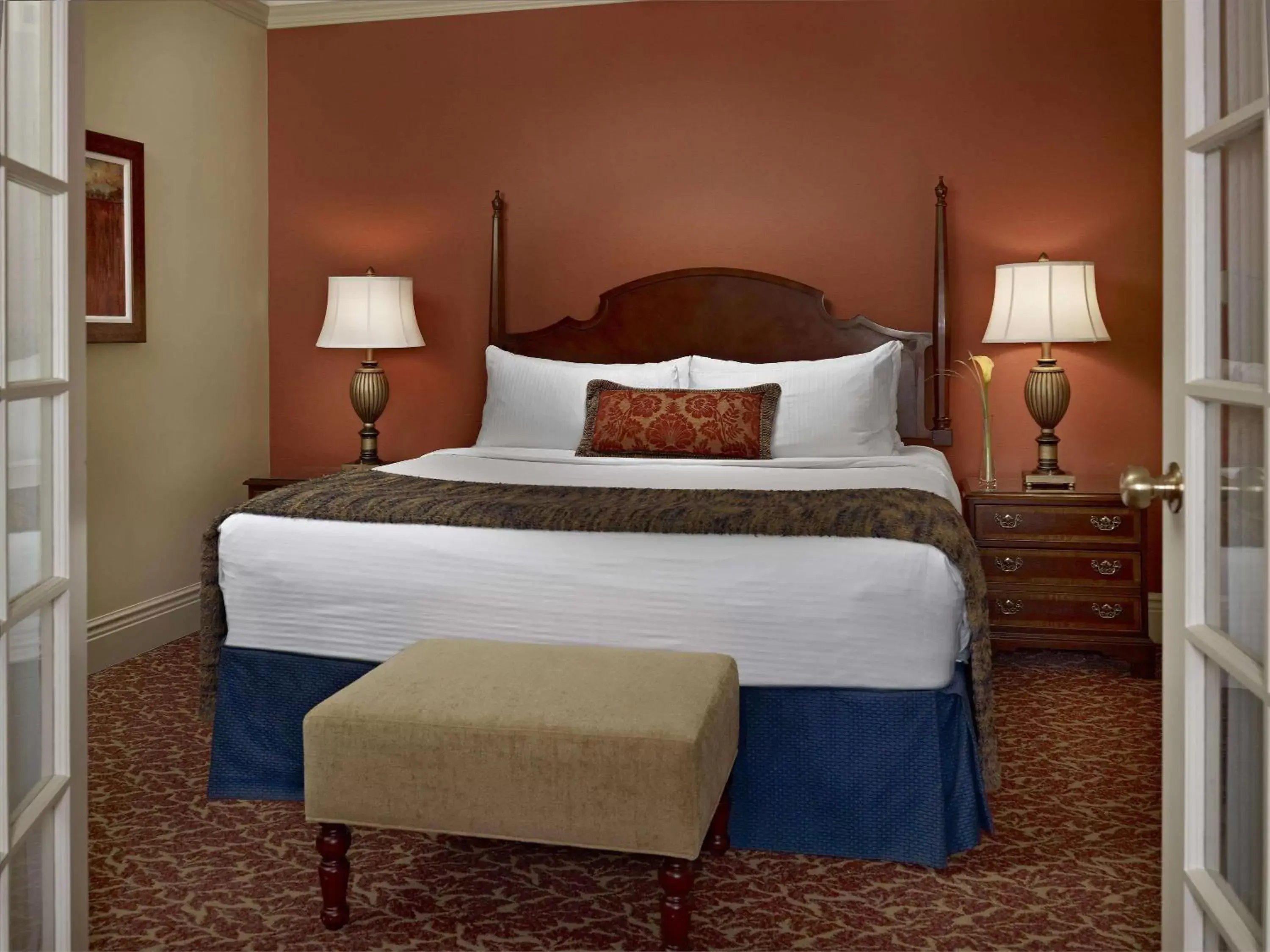 Bedroom, Bed in Fairmont Hotel Macdonald