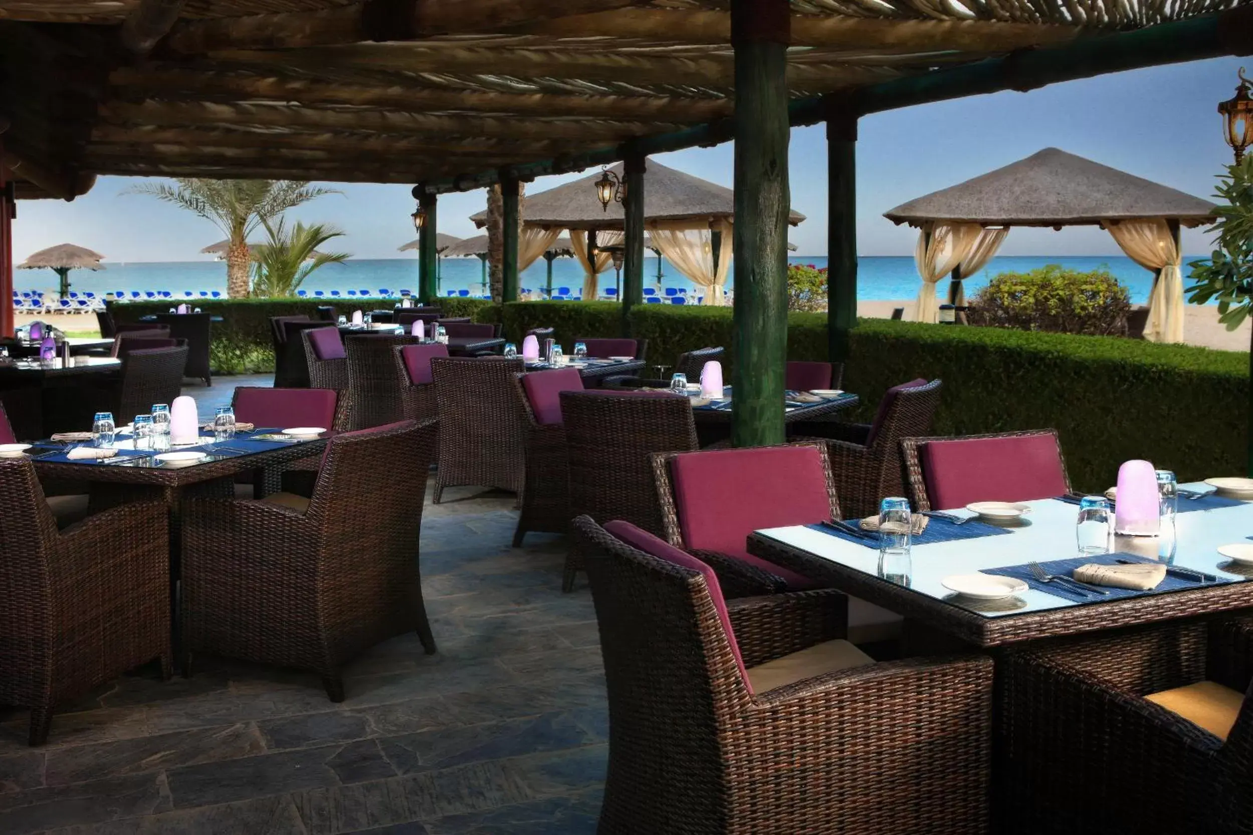 Restaurant/Places to Eat in Fujairah Rotana Resort & Spa - Al Aqah Beach