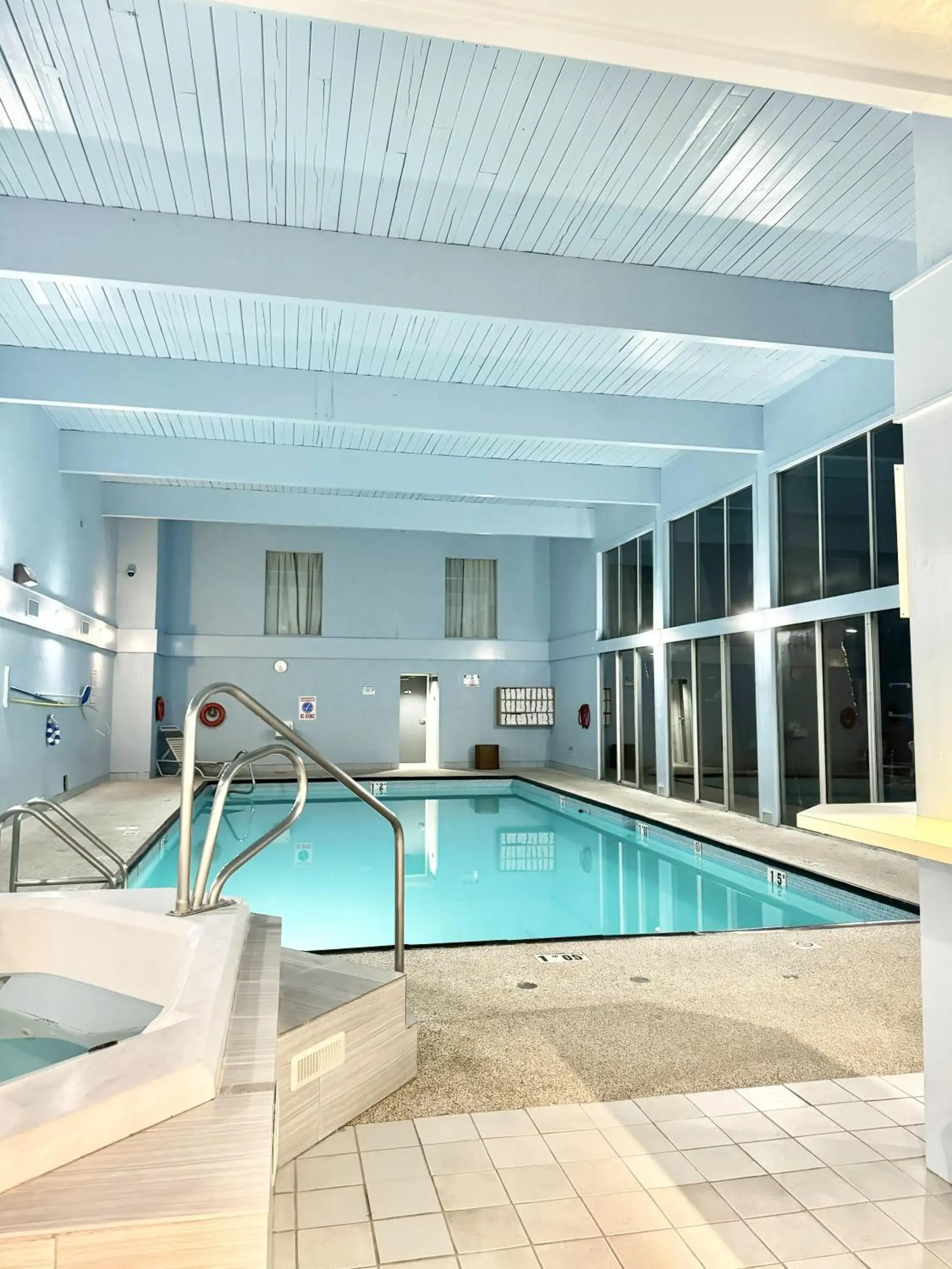 Swimming Pool in DIVYA SUTRA Riviera Plaza and Conference Centre, Vernon, BC