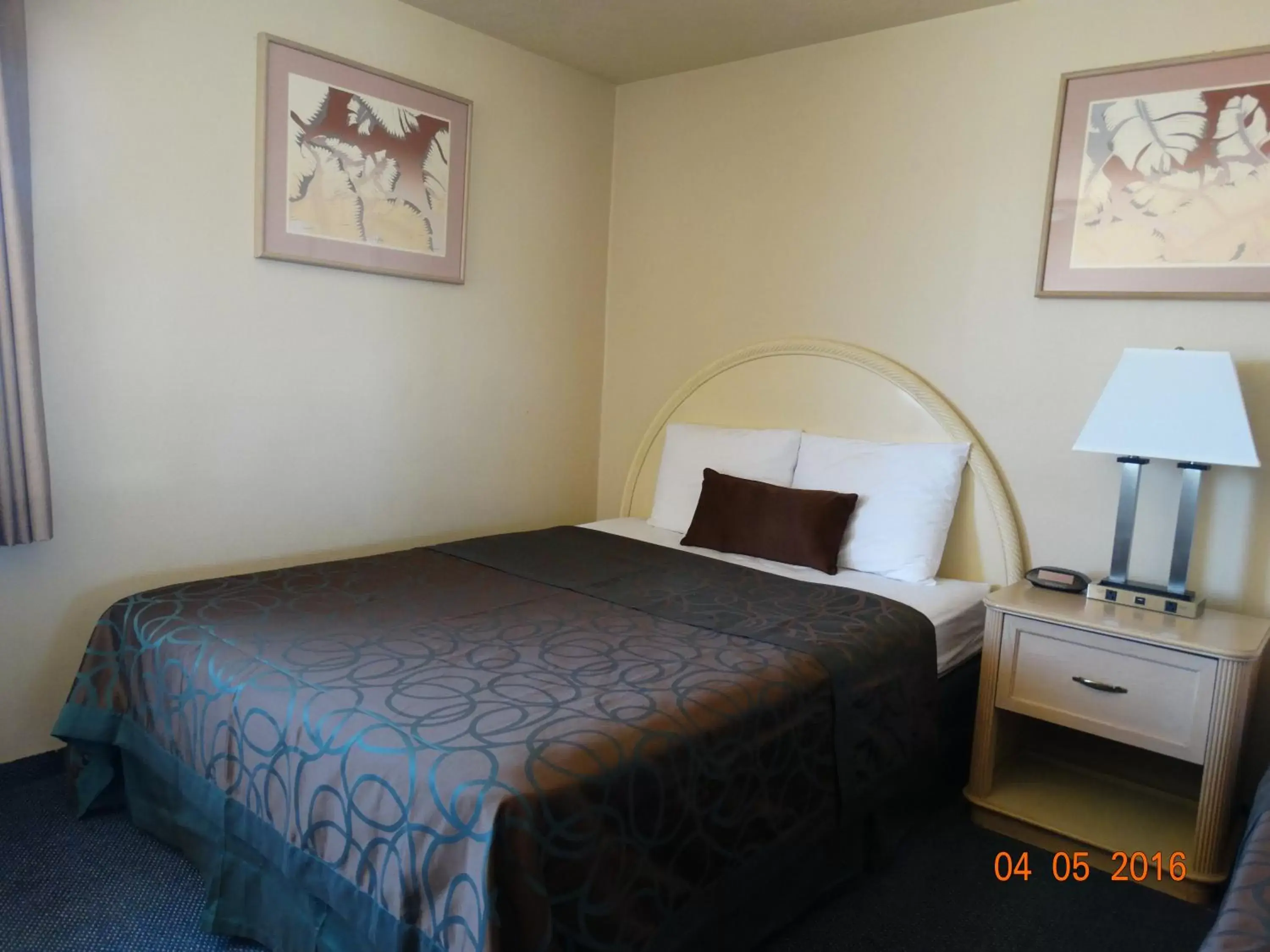 Bedroom, Room Photo in Budget Motel
