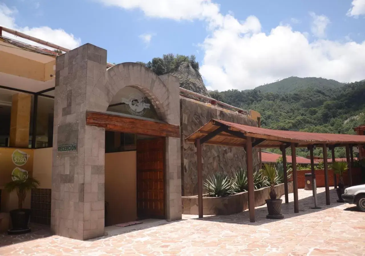 Facade/entrance in Hotel y Aguas Termales de Chignahuapan