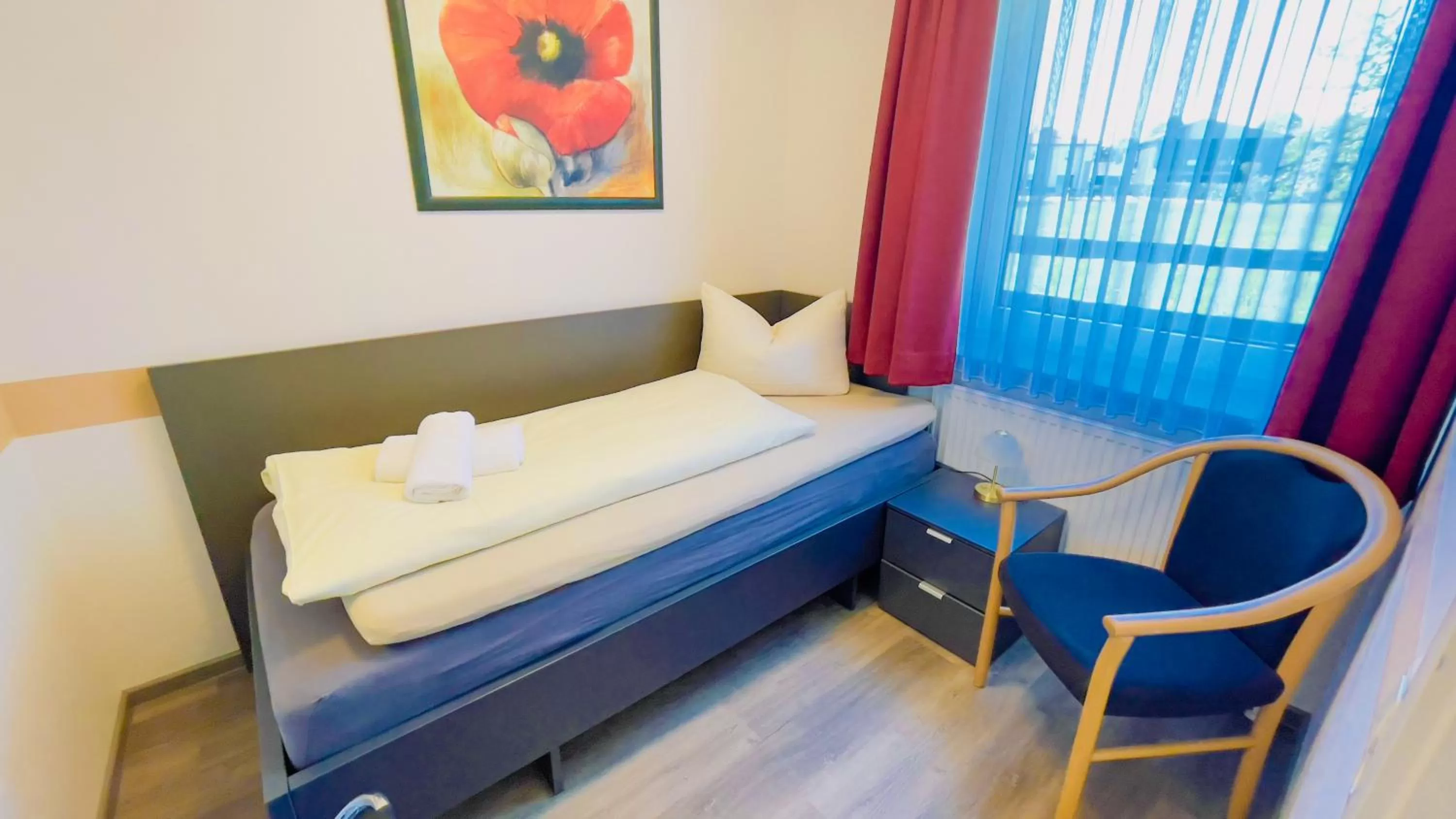 Photo of the whole room, Bed in Hotel Schnehagen