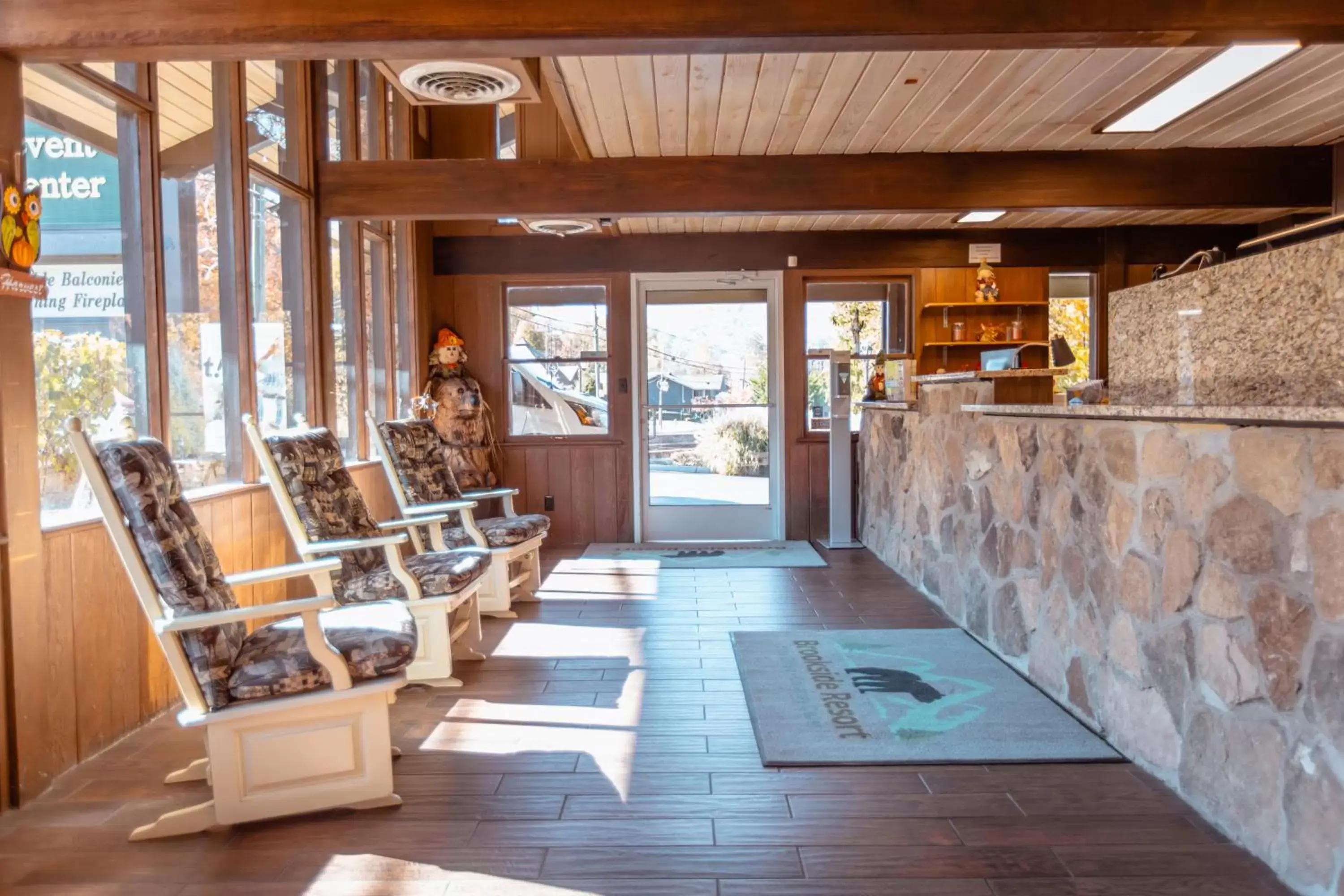 Lobby or reception in Brookside Lodge