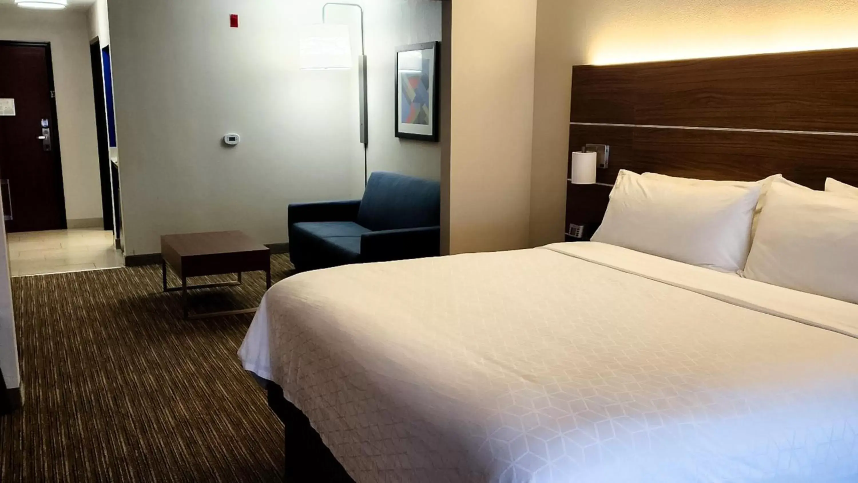 Photo of the whole room, Bed in Holiday Inn Express Hotel & Suites Chicago South Lansing, an IHG Hotel