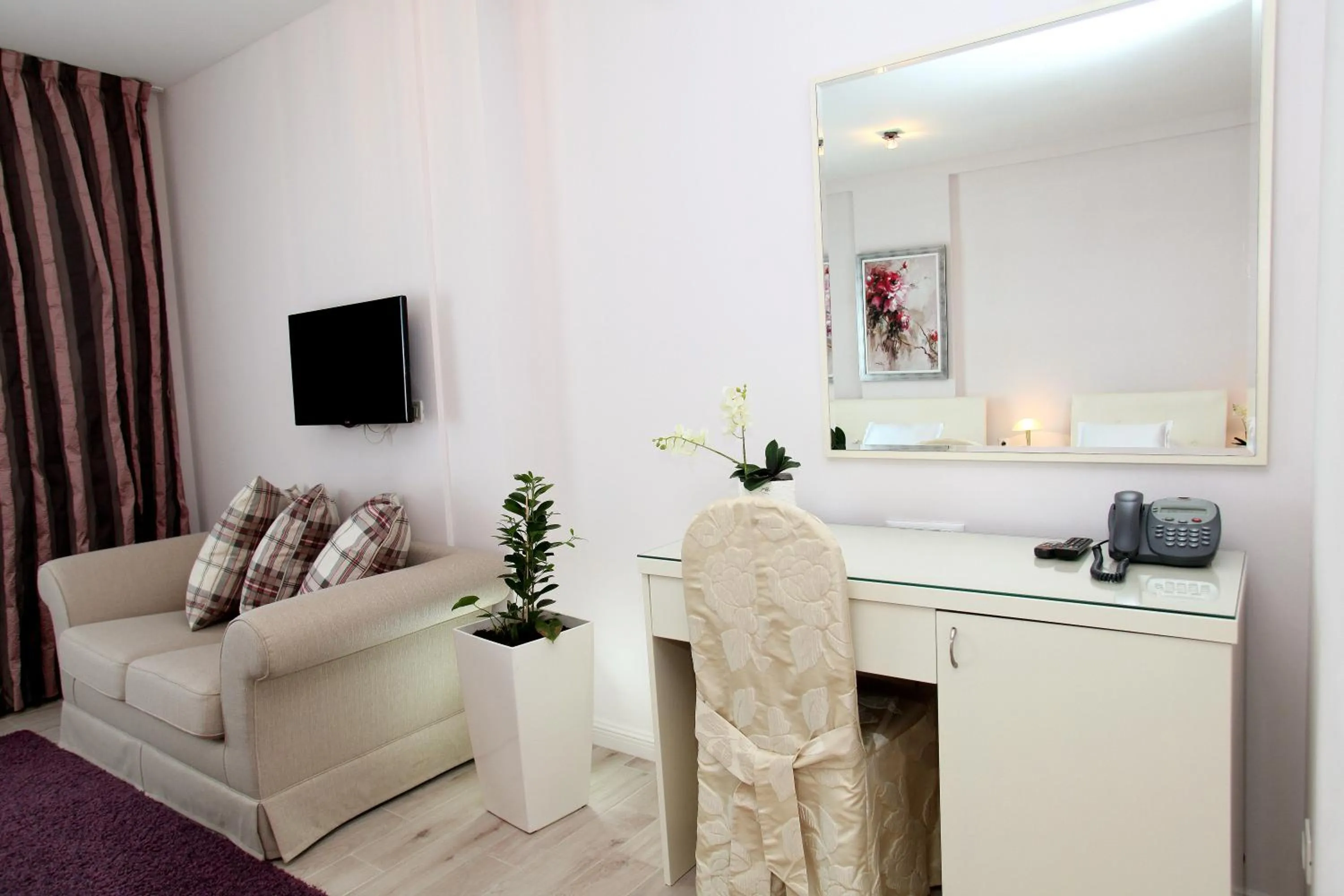 Bedroom in Hotel Bellevue Trogir