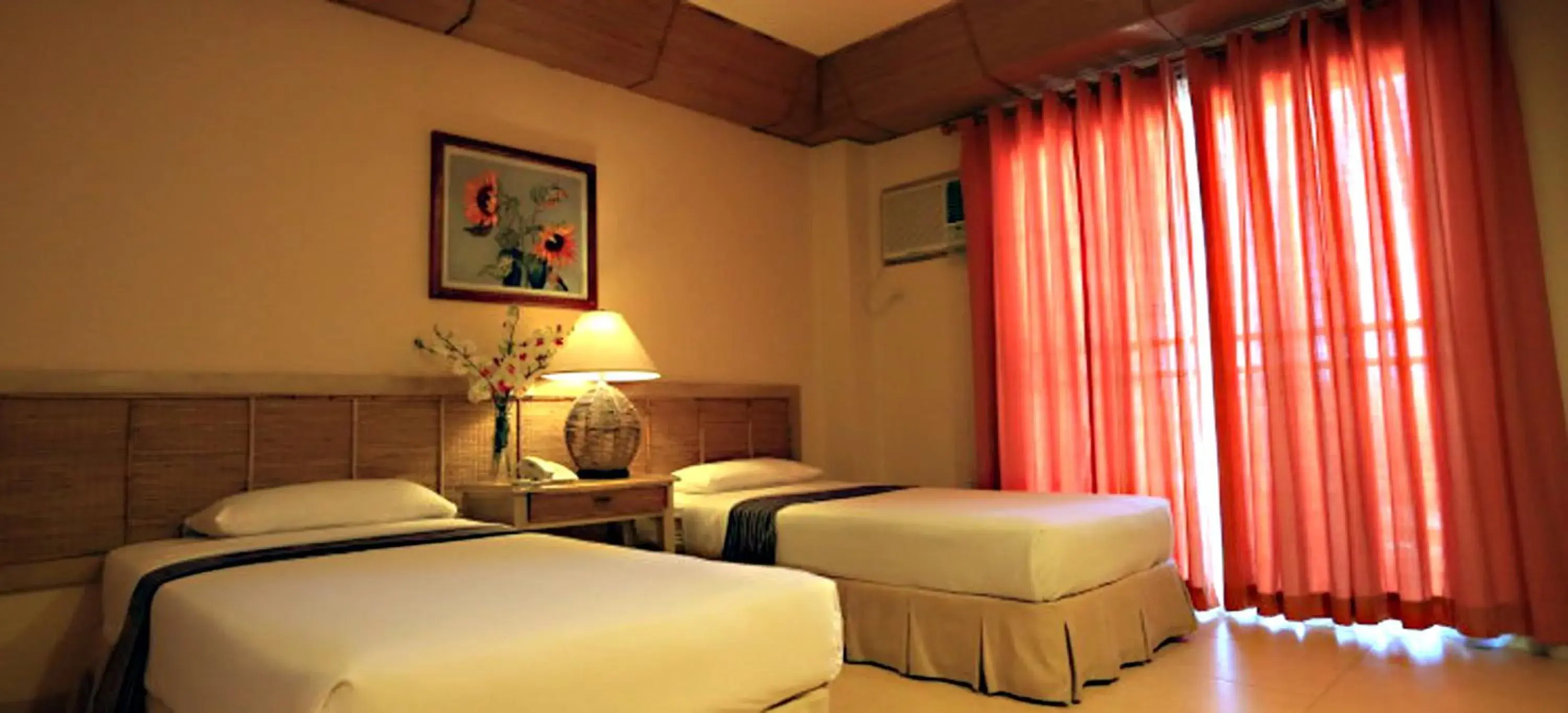 Photo of the whole room, Bed in Java Hotel