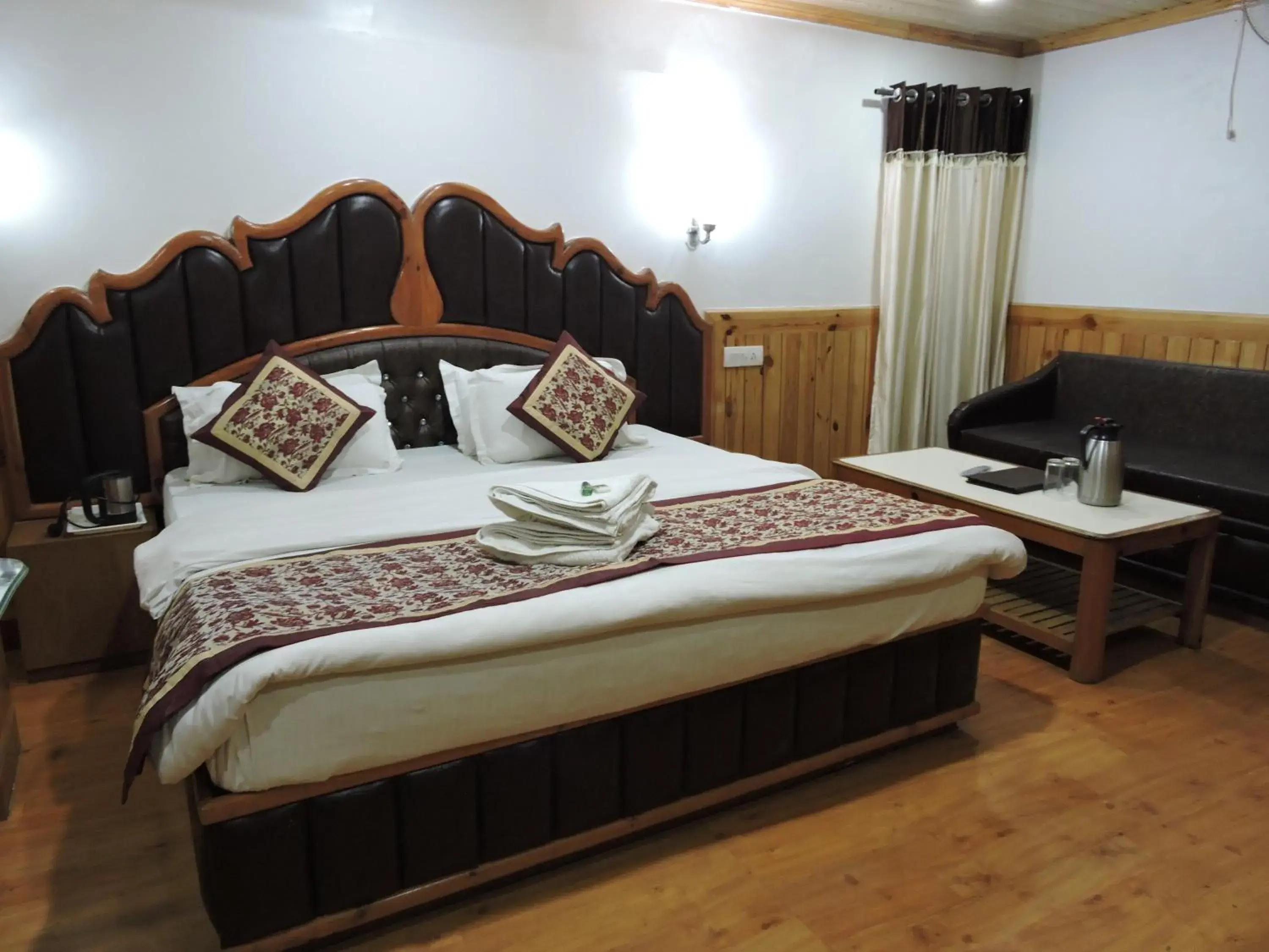 Bedroom, Bed in Hotel Chaman Palace