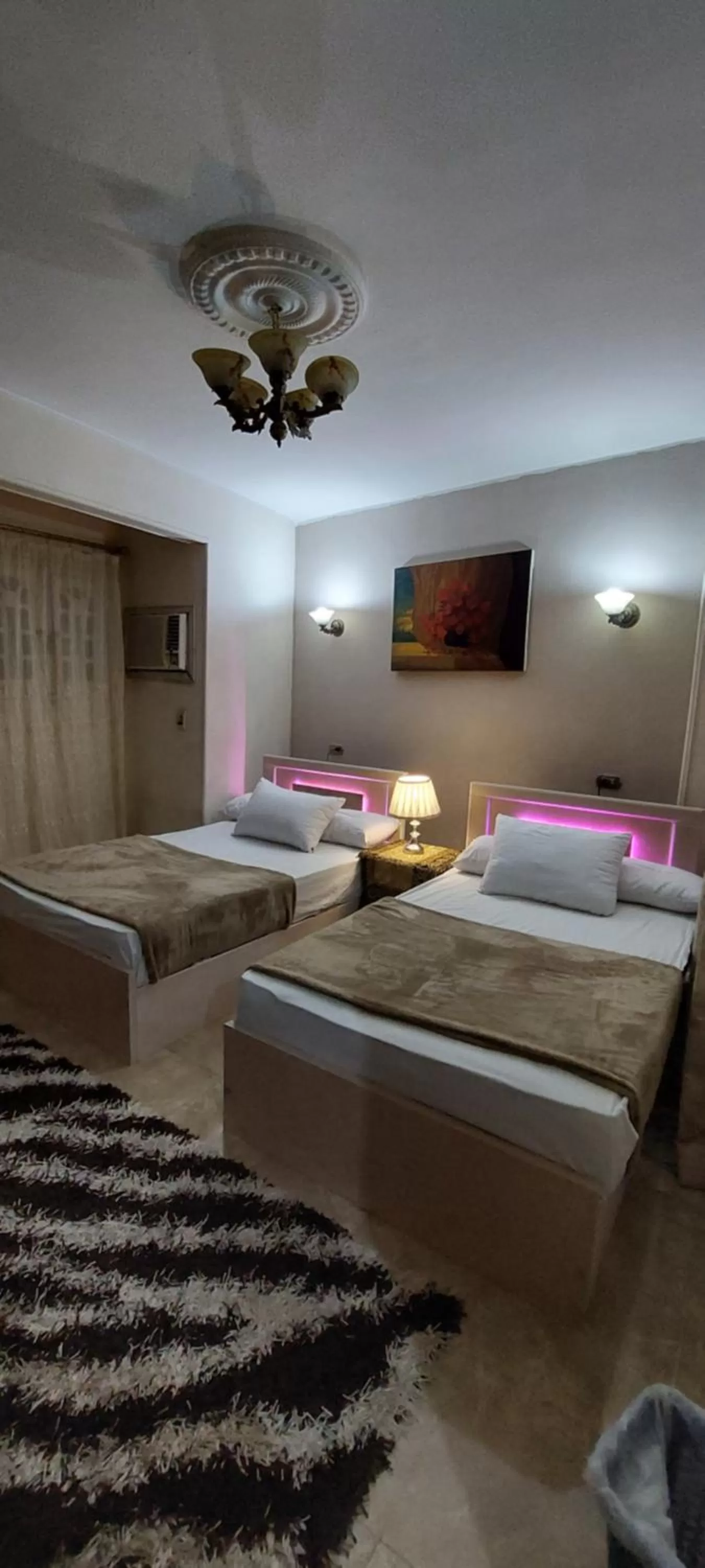 Bed in pyramid Giza city inn