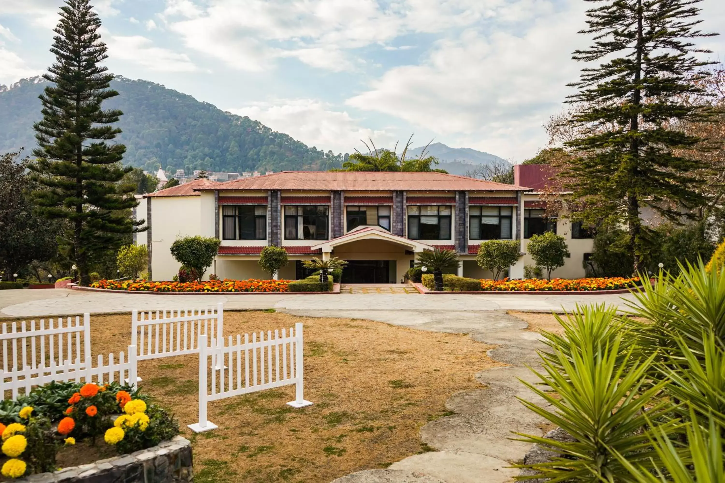 Property building in Country Inn Nature Resort Bhimtal Property building in Country Inn Nature Resort Bhimtal