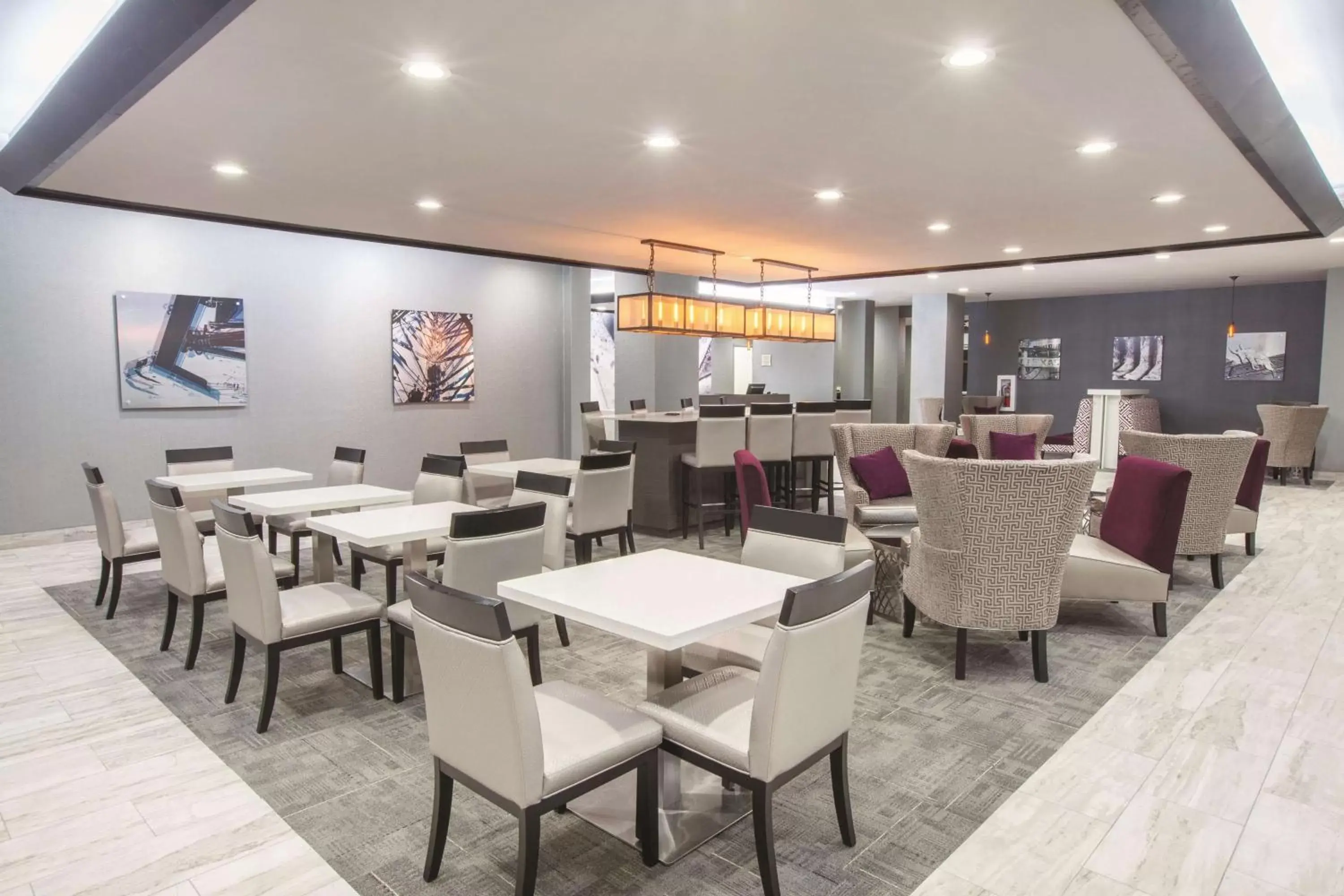 Lobby or reception, Restaurant/Places to Eat in La Quinta by Wyndham Kingsville