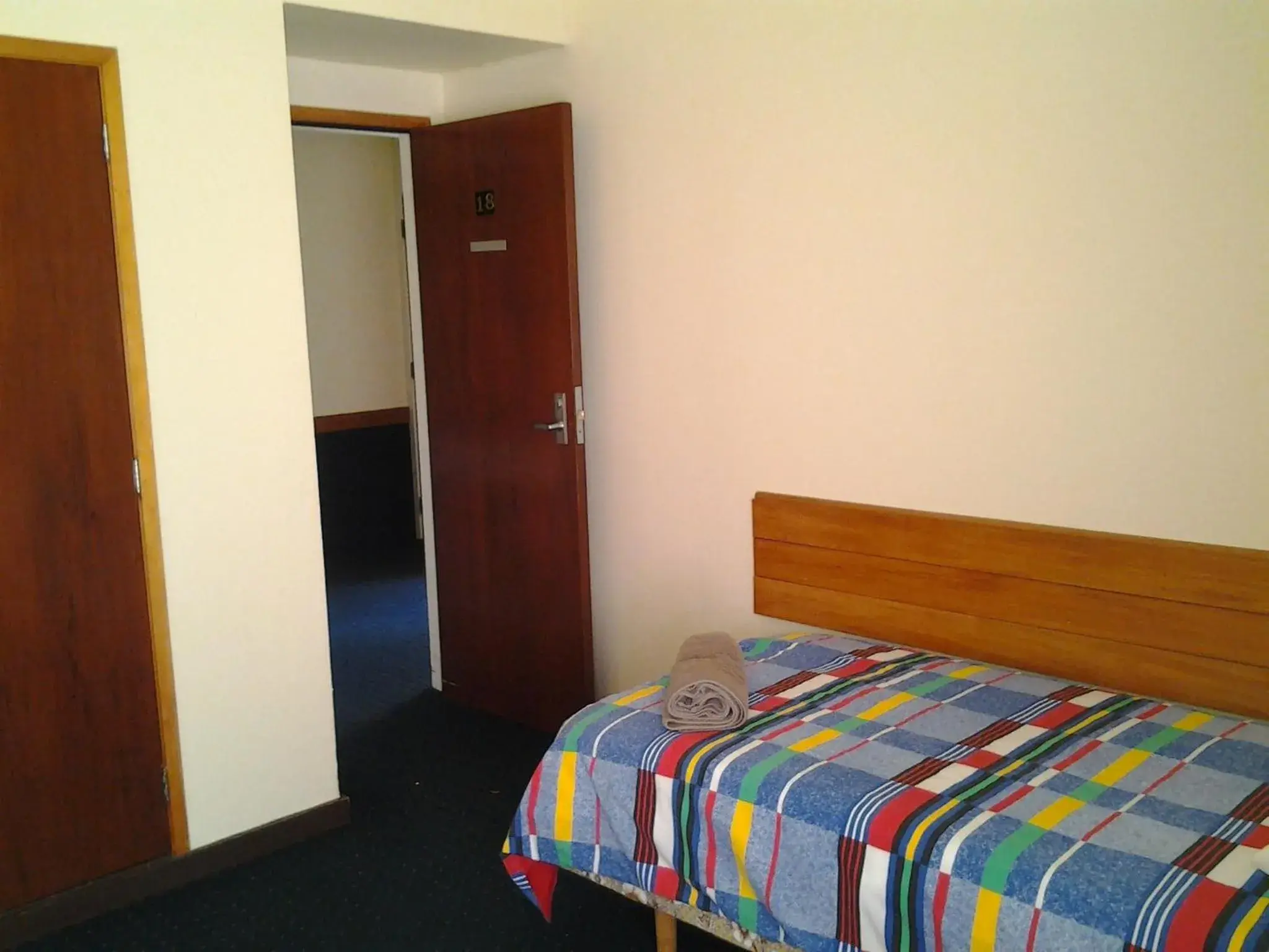 Standard Single Room with Shared Bathroom in Hikurangi StayPlace Standard Single Room with Shared Bathroom in Hikurangi StayPlace