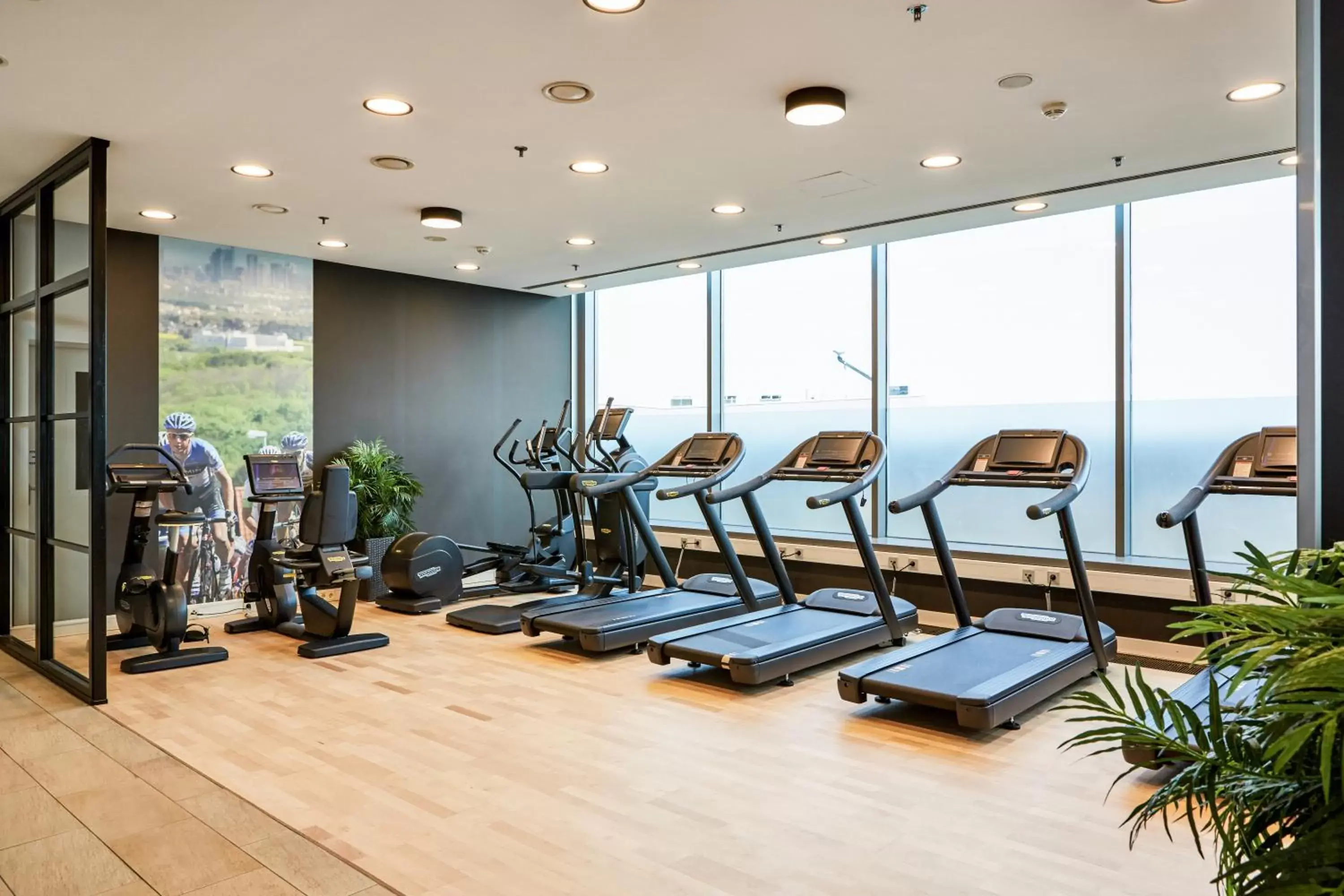 Fitness centre/facilities, Fitness Center/Facilities in Radisson Blu Hotel Frankfurt