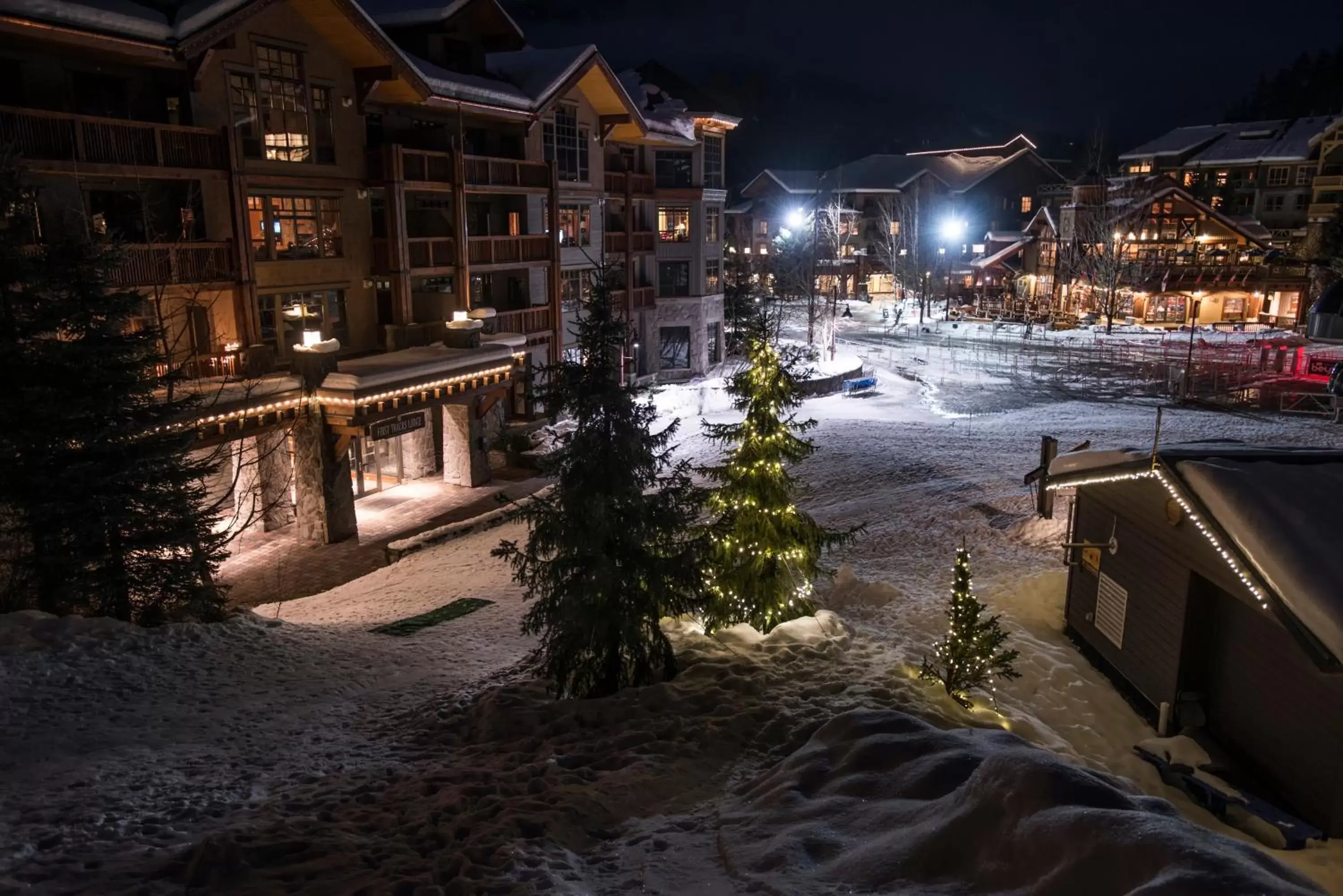 Facade/entrance, Winter in First Tracks Lodge