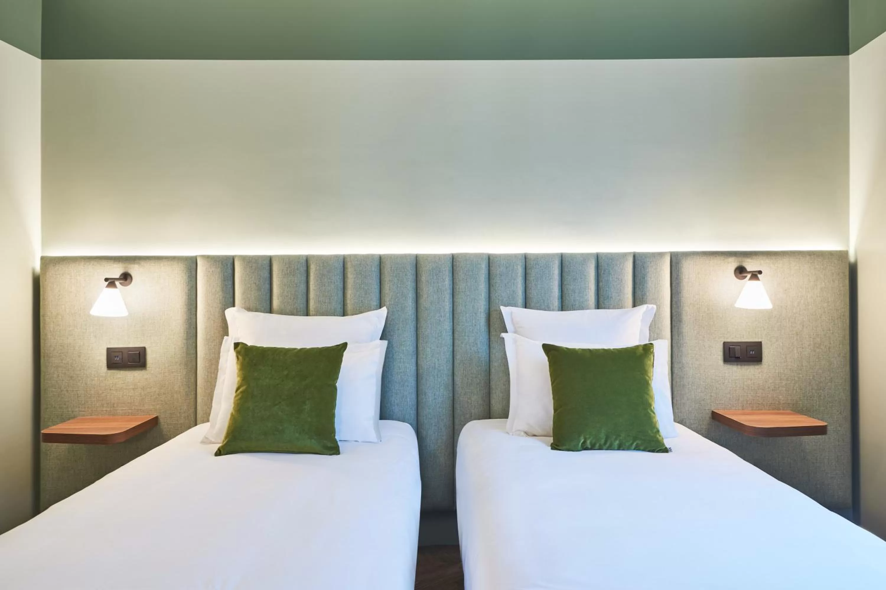 Bed in Hotel 10 Opéra by HappyCulture