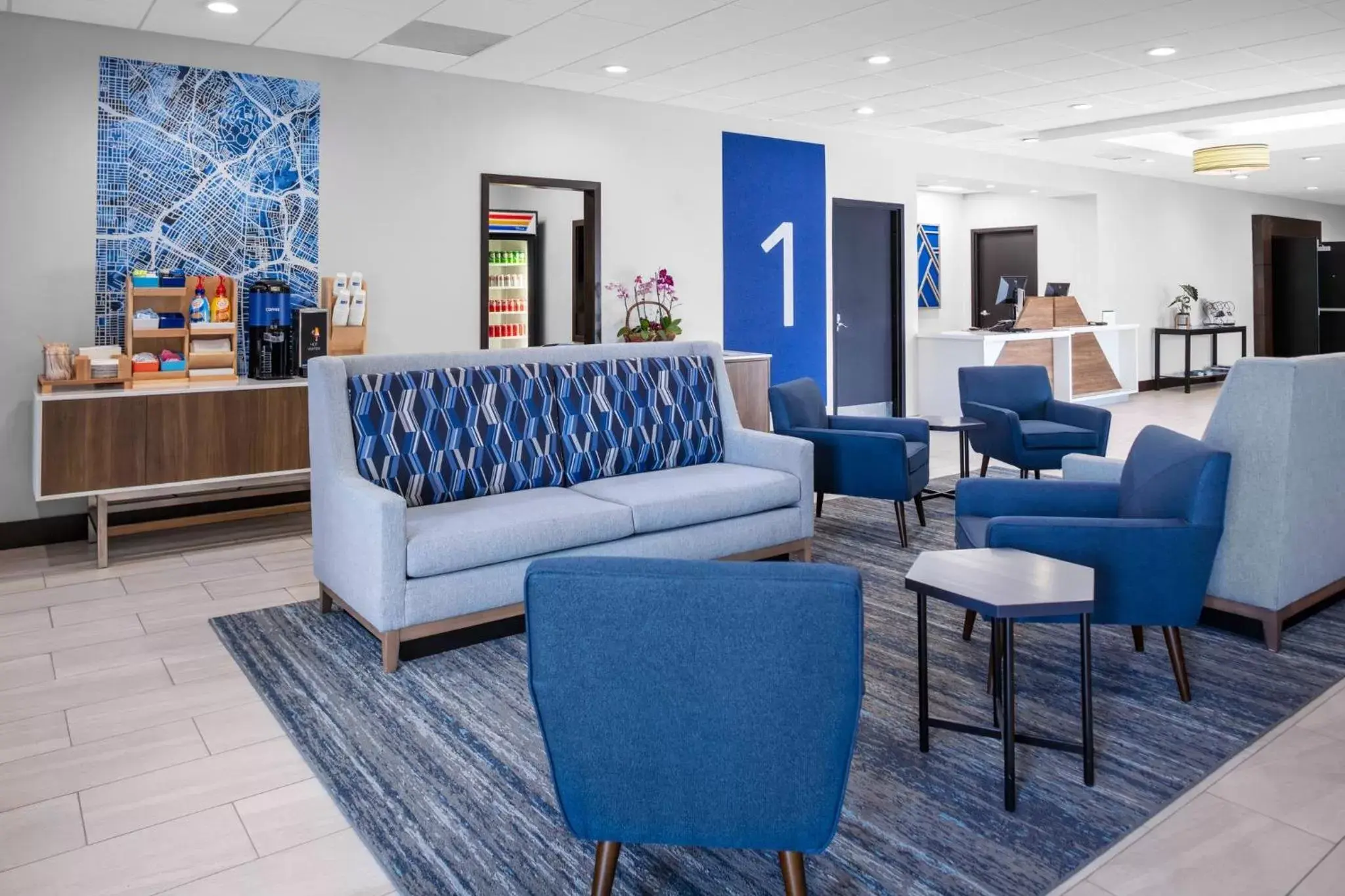 Property building, Seating Area in Holiday Inn Express Hotel & Suites Hermosa Beach, an IHG Hotel
