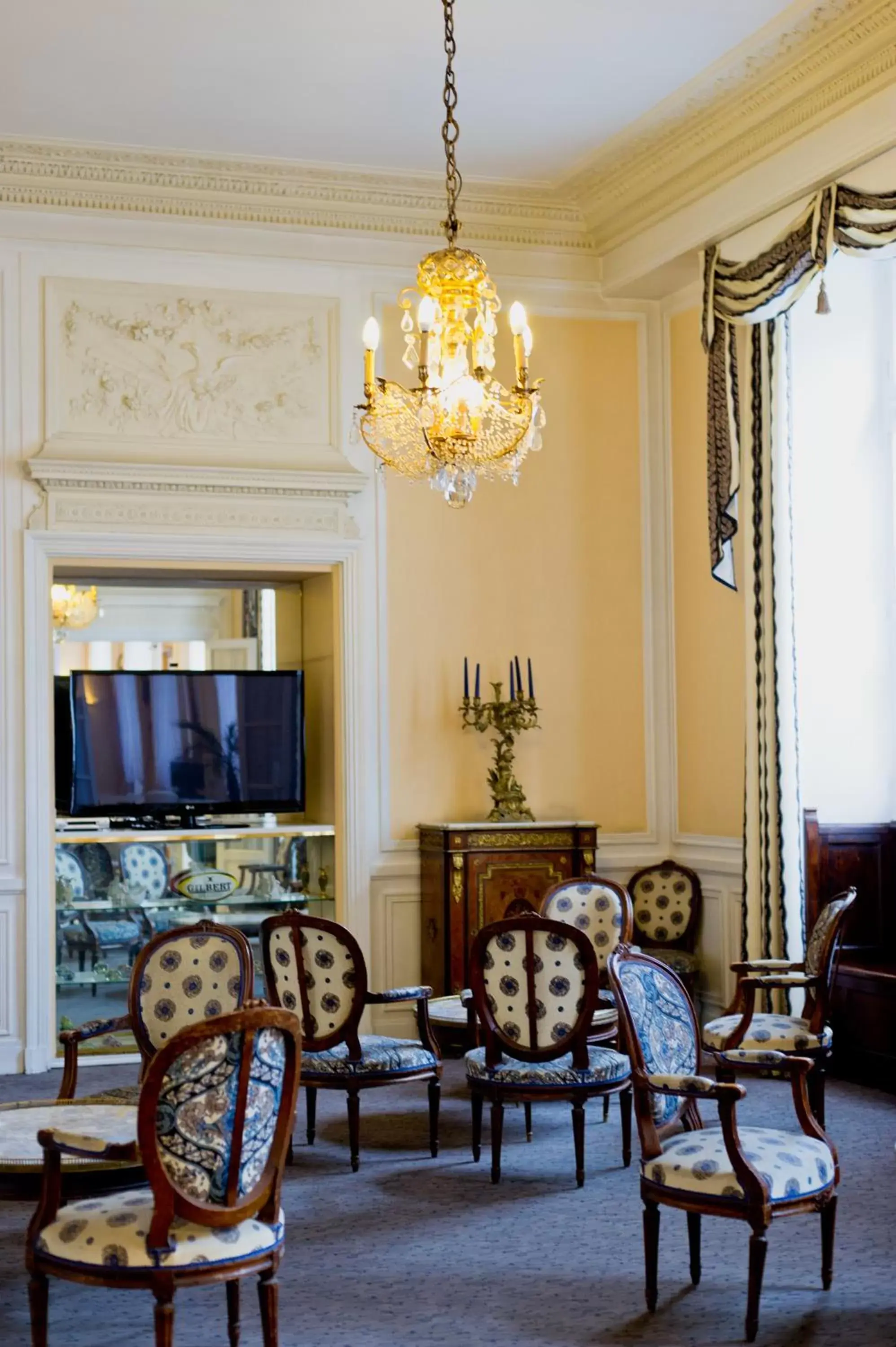 Lounge or bar, Seating Area in Best Western Continental Pau Centre