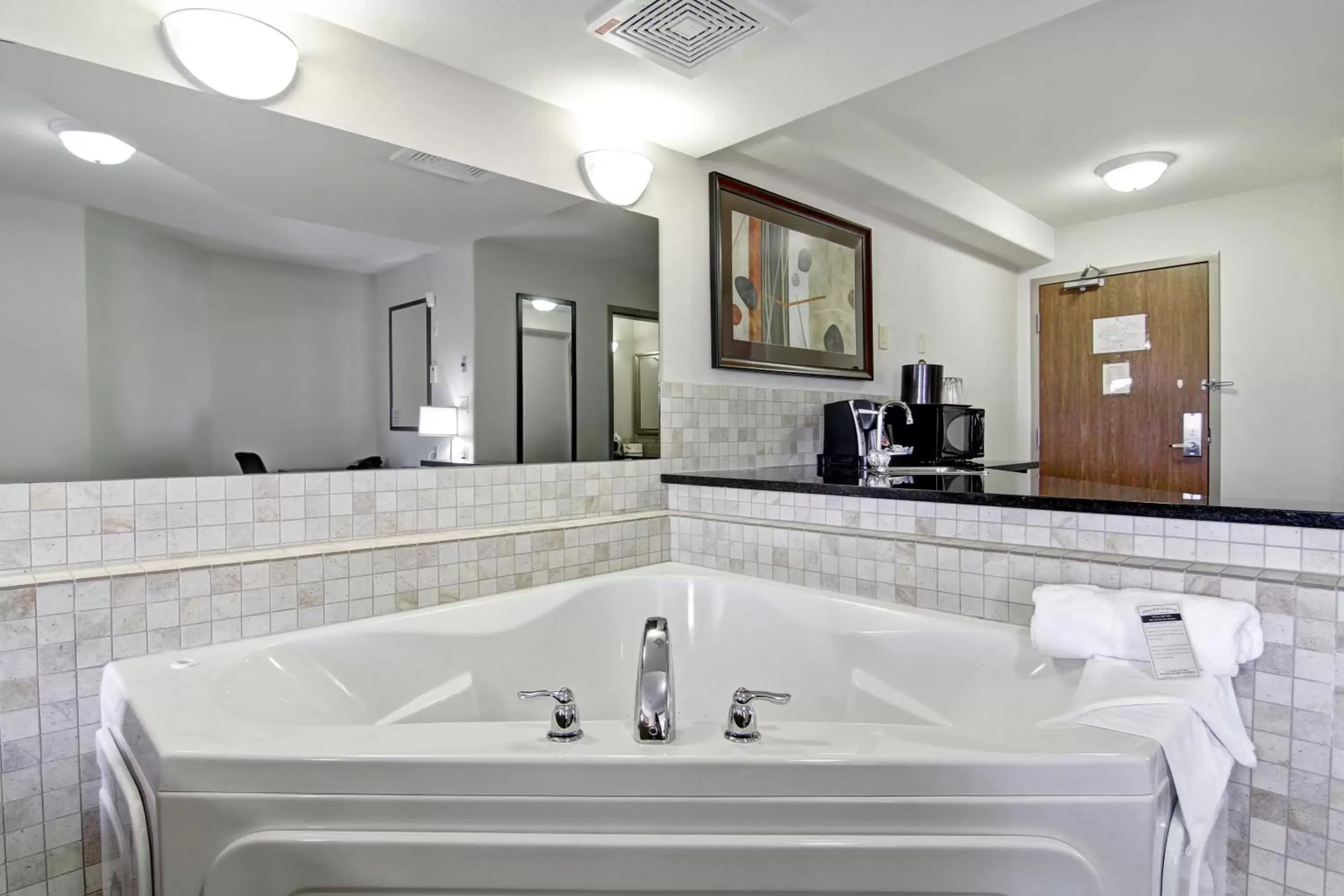 Bathroom in Canalta Hotel Weyburn