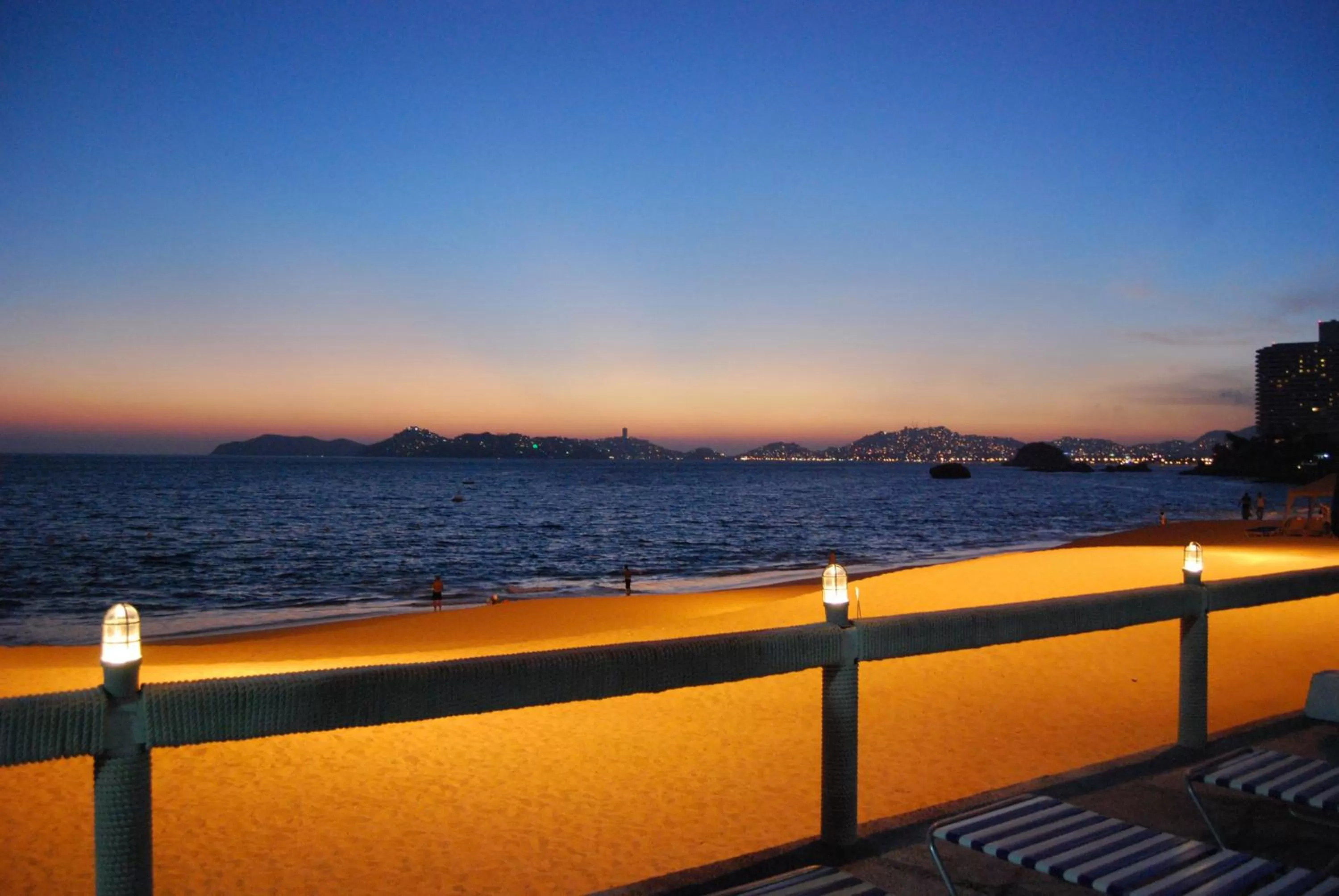 Beach in Hotel Acapulco Malibu