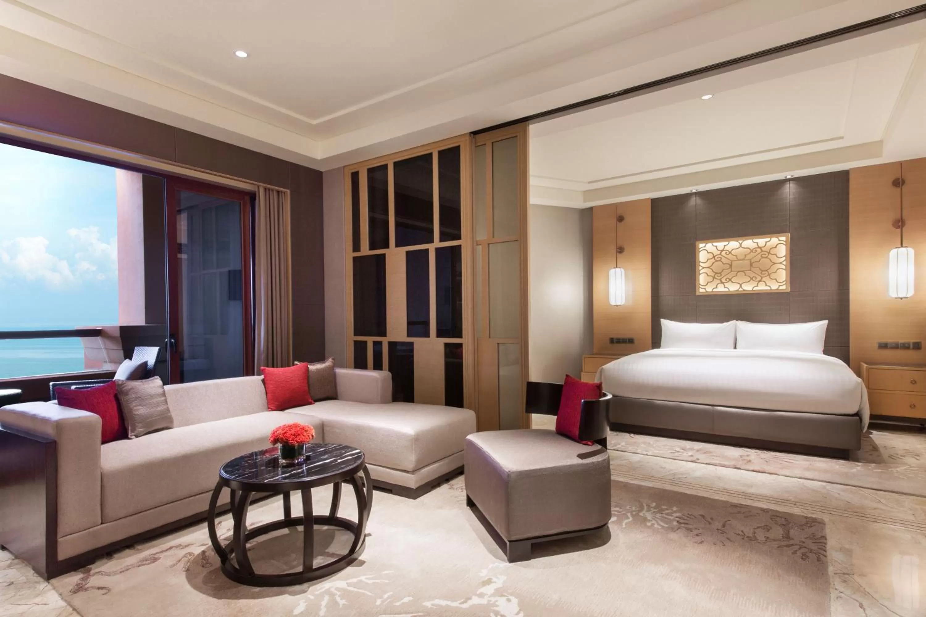 Living room, Bed in Haikou Marriott Hotel