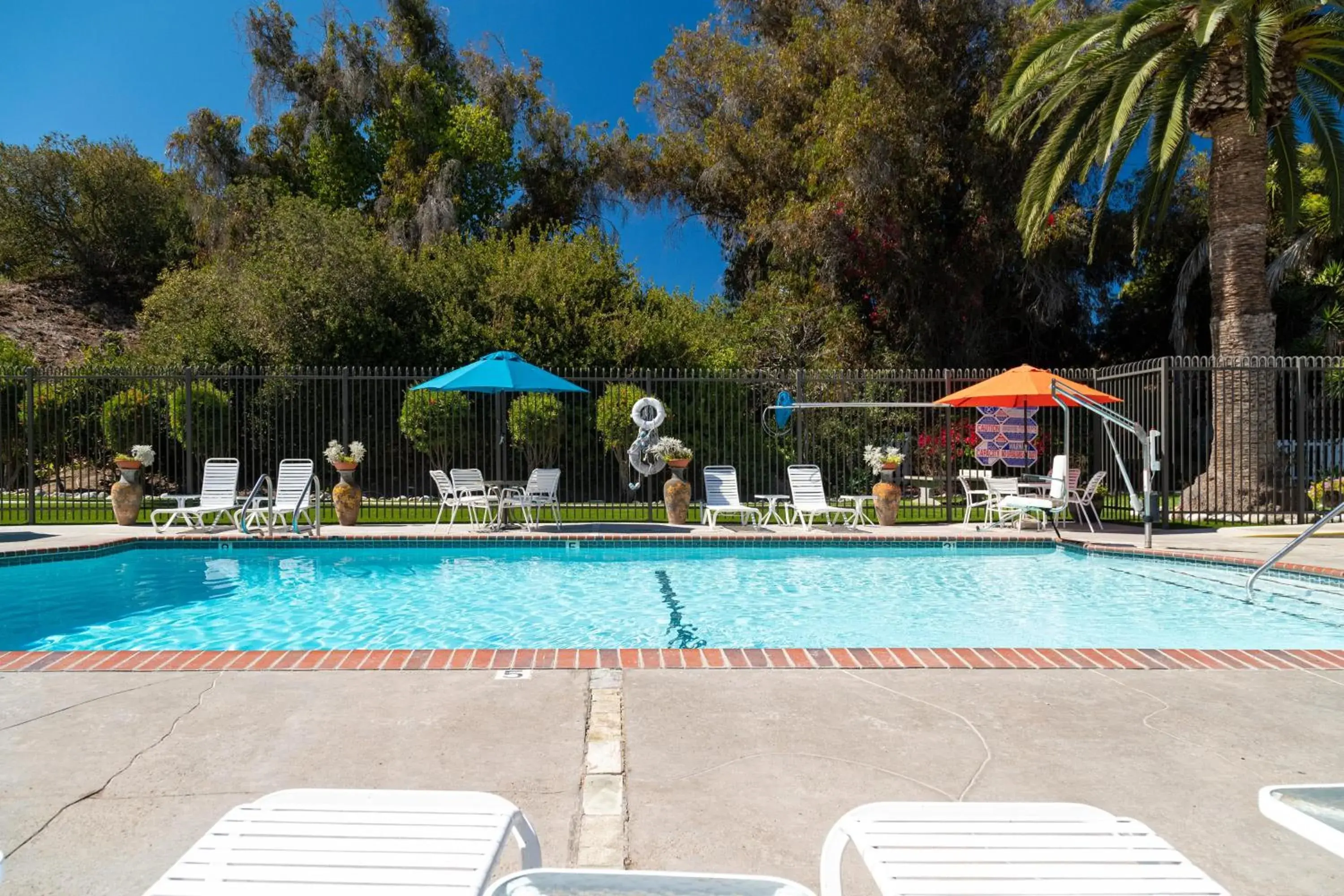 Swimming Pool in San Clemente Inn