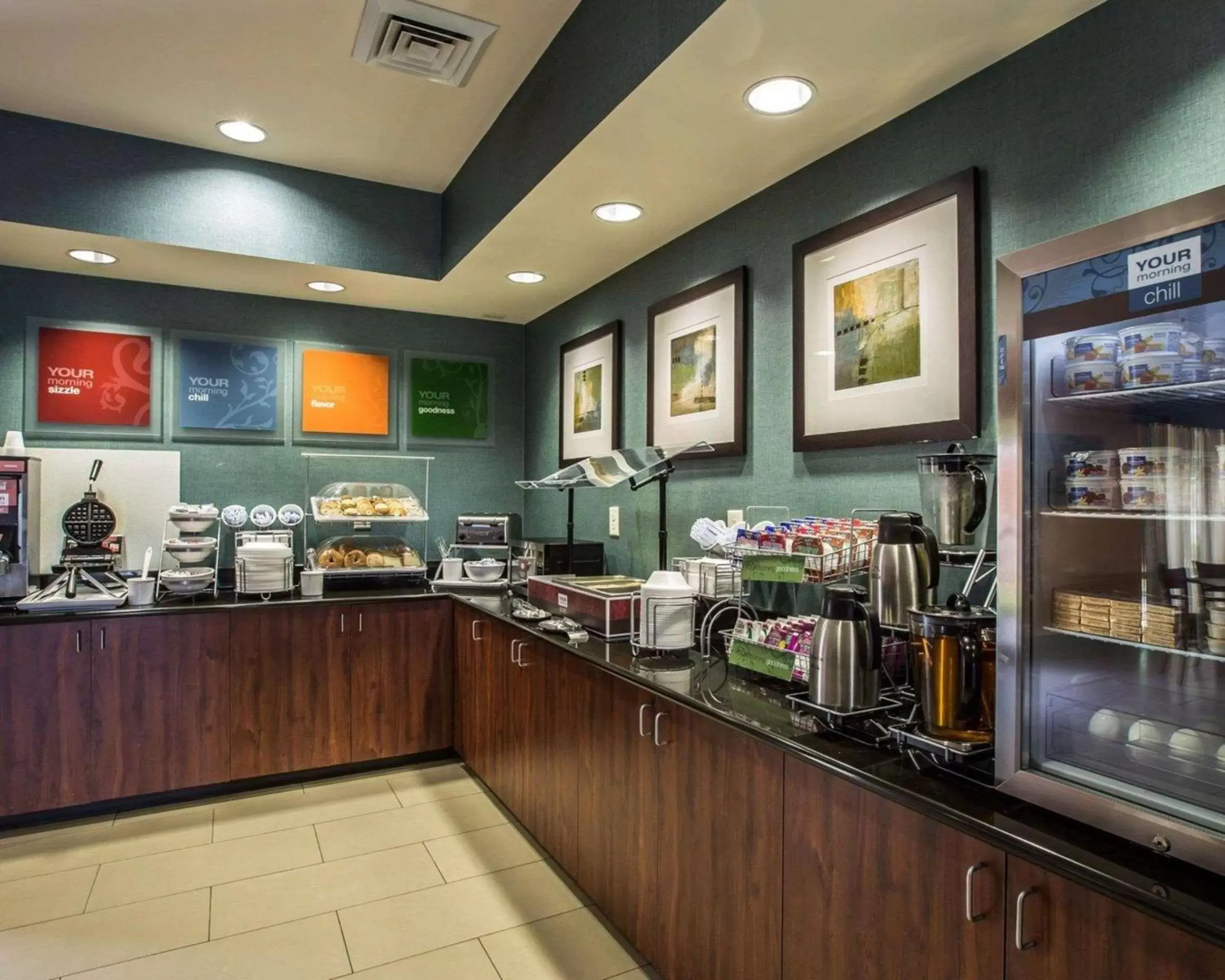 Restaurant/Places to Eat in Comfort Suites Whitsett