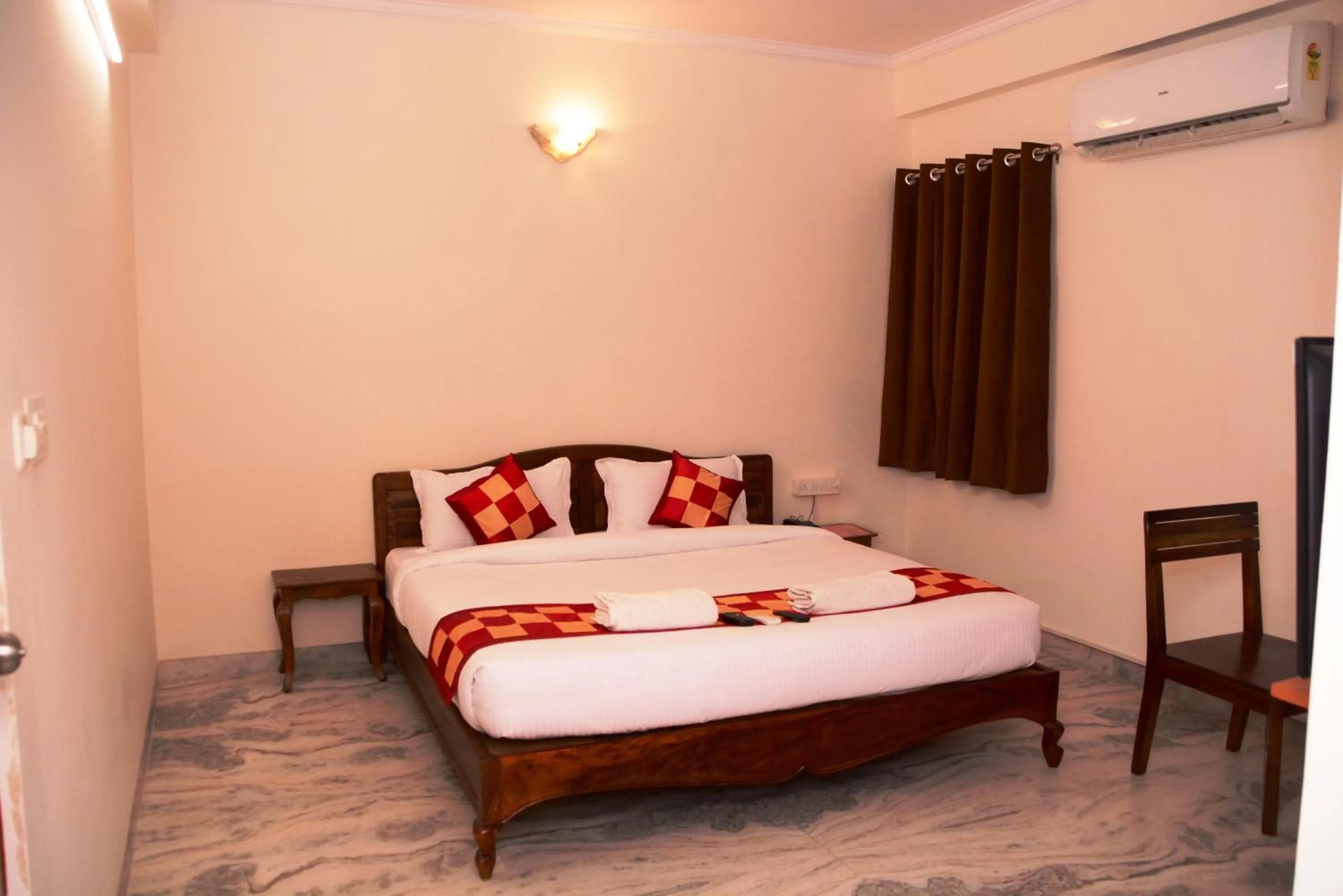 Bed in Hotel Sugandh Retreat Jaipur