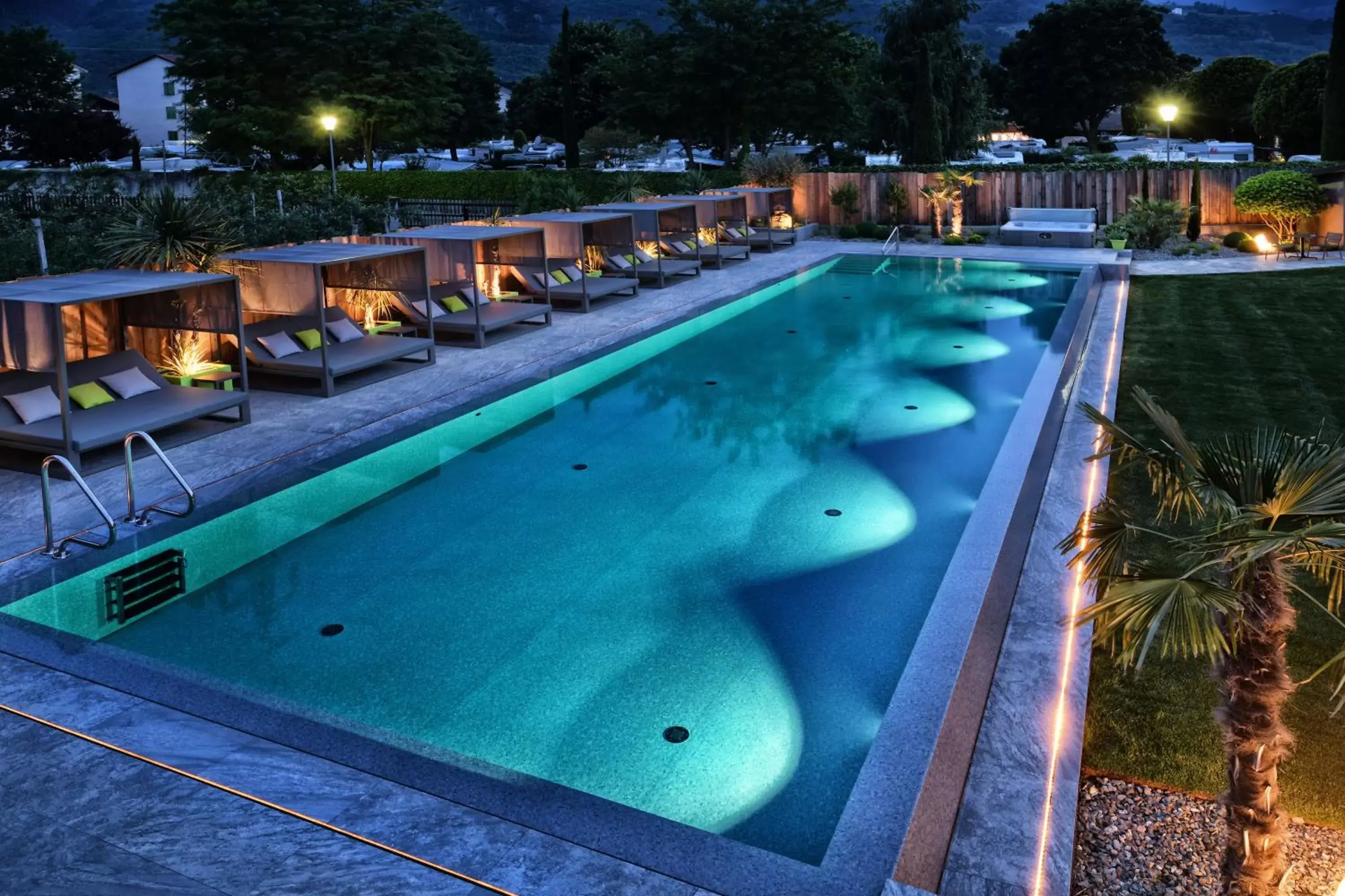 Garden, Swimming Pool in Hotel Pfeiss