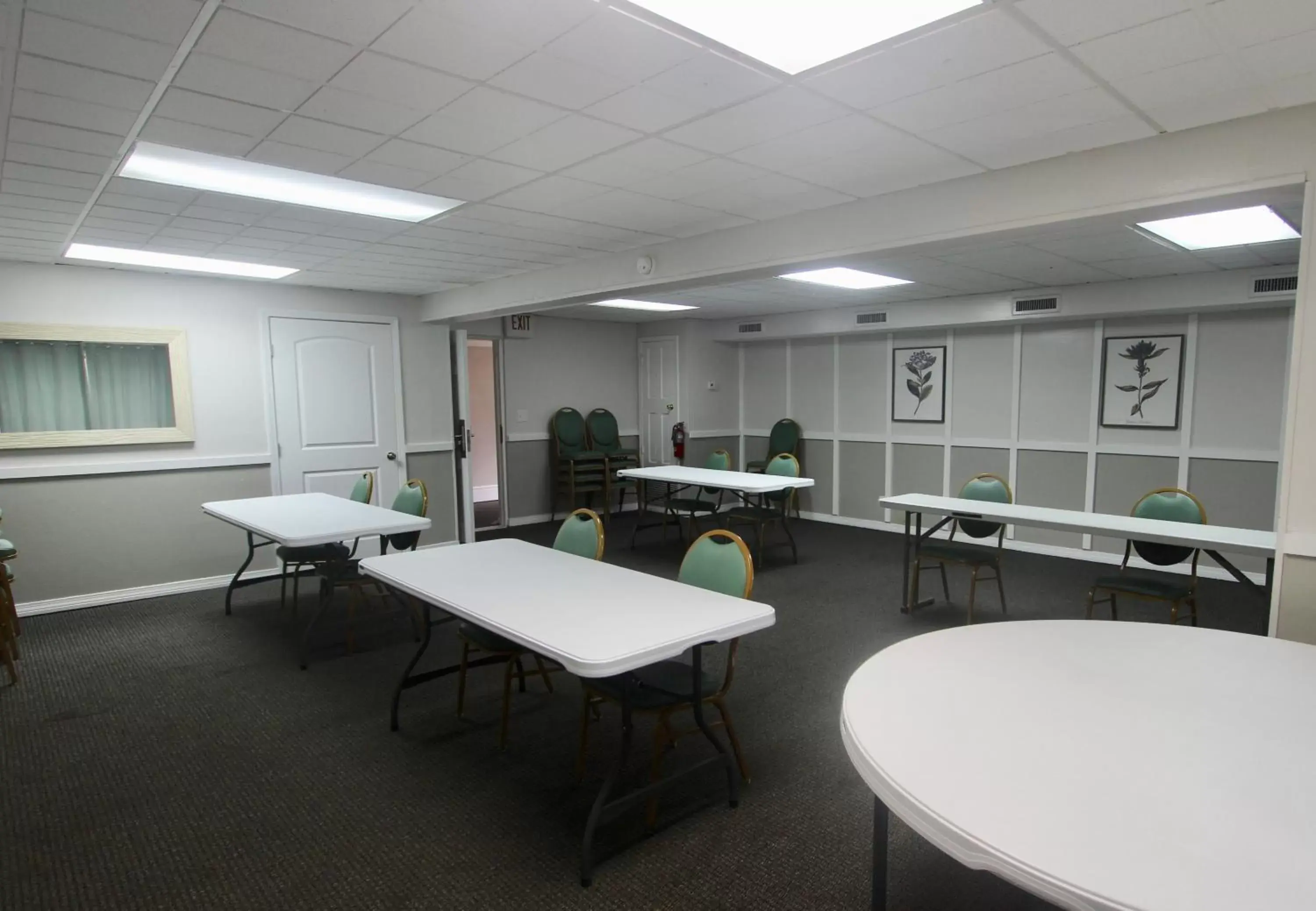 Meeting/conference room in At Home Inn & Suites