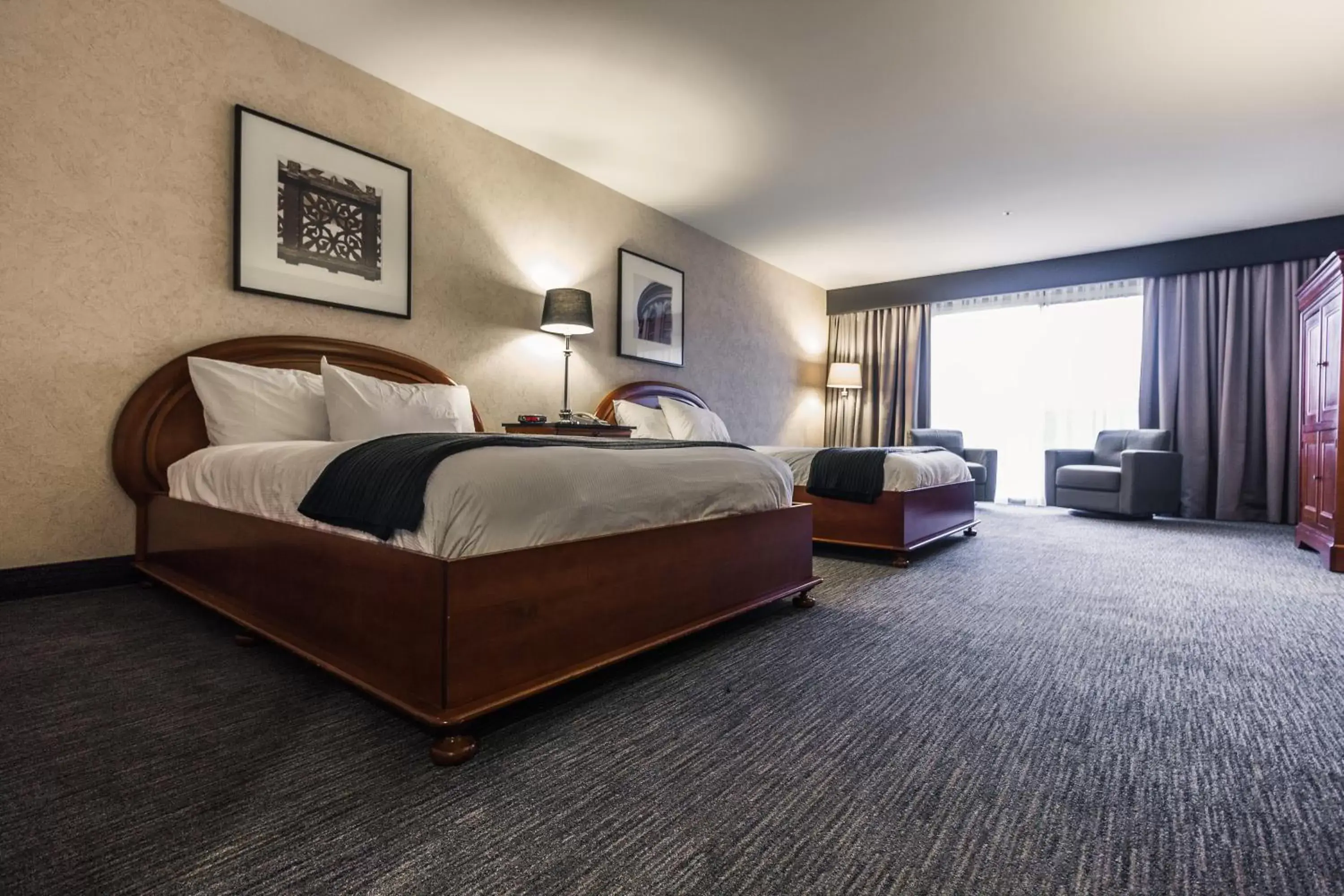 Bedroom, Bed in Hôtel et centre de villégiature du lac Carling