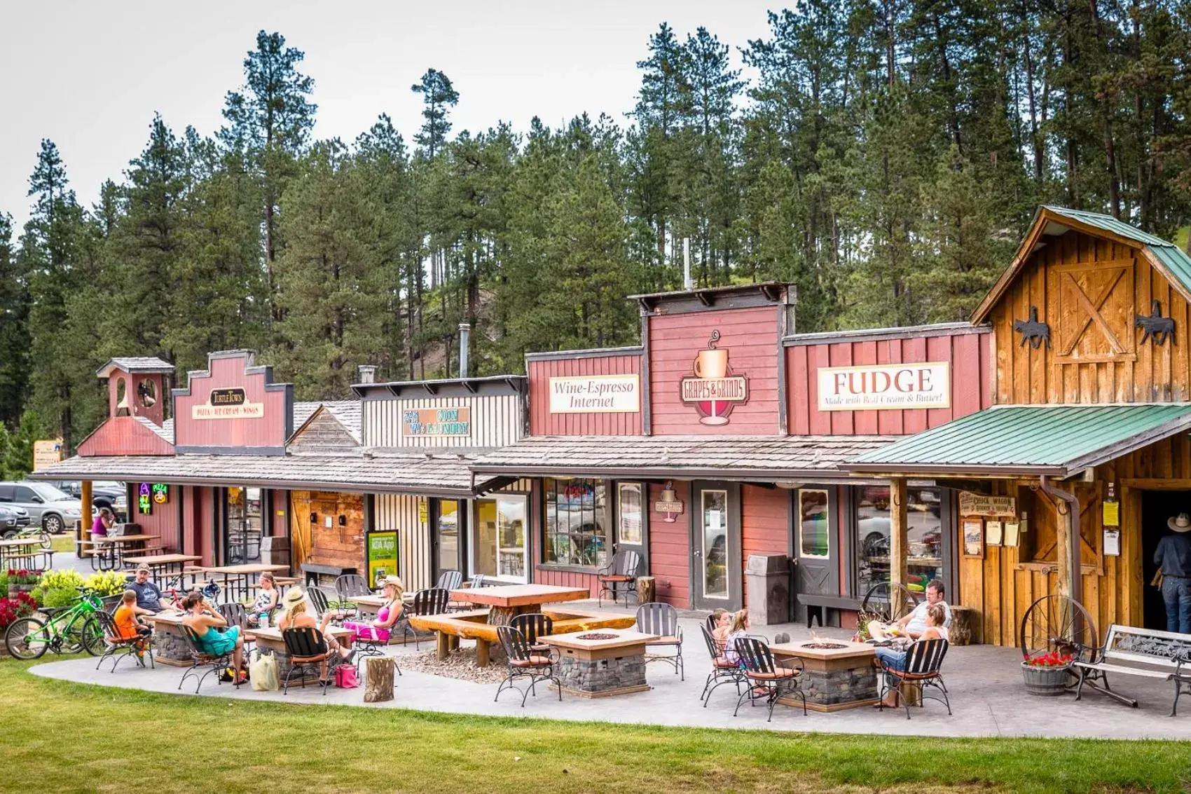 On-site shops, Property Building in Lodge at Palmer Gulch